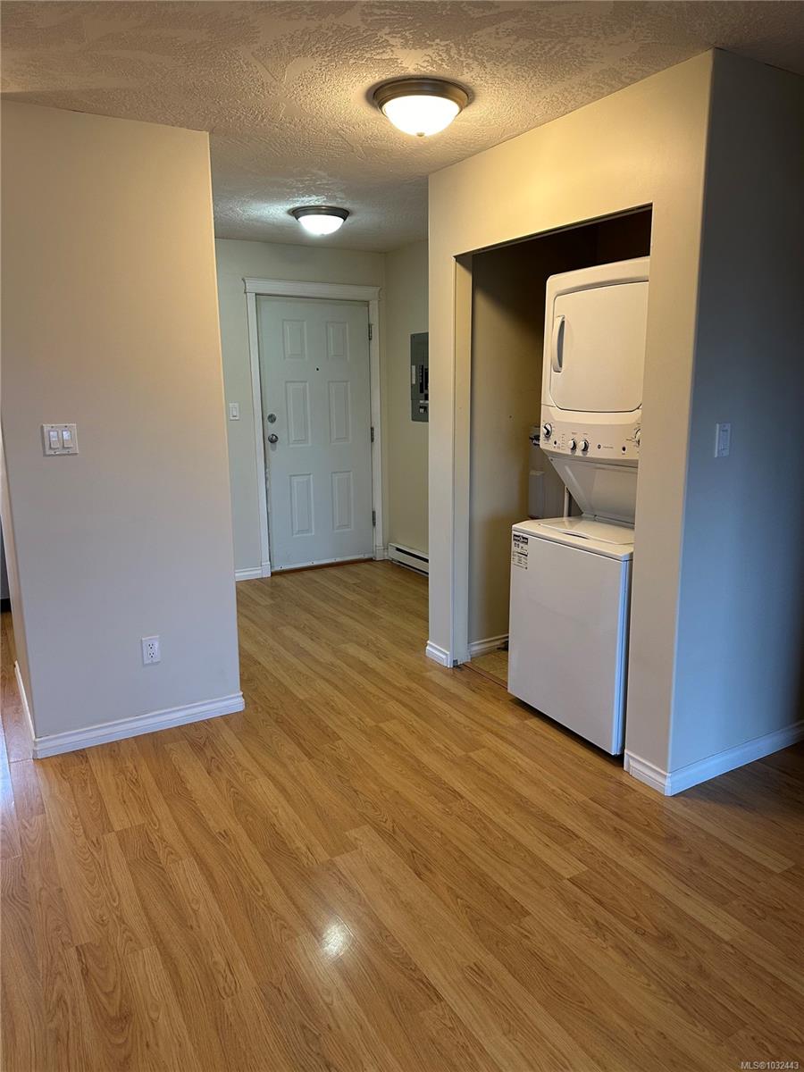 840 Shamrock Pl # 302