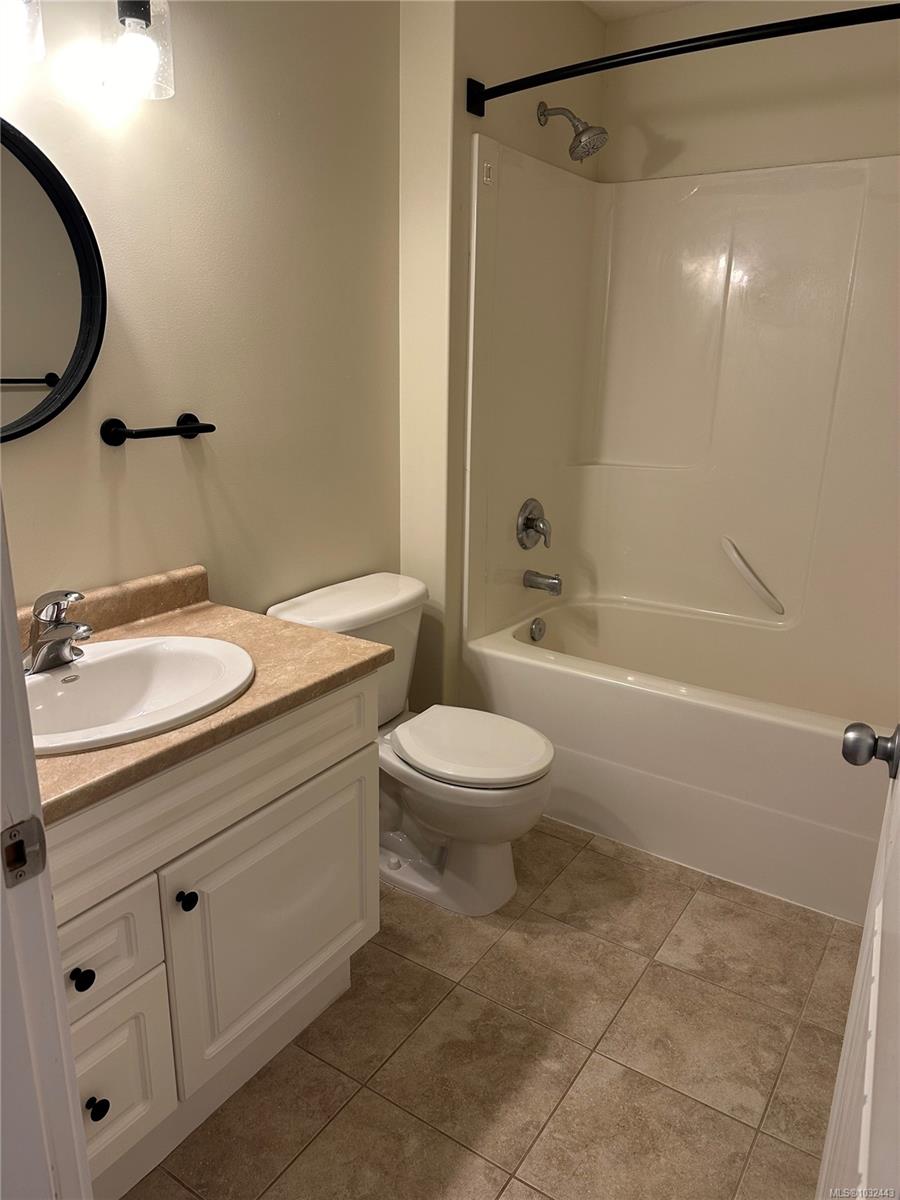 840 Shamrock Pl # 302