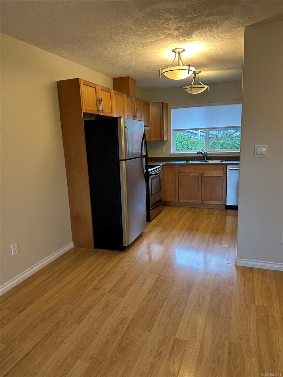 840 Shamrock Pl # 302