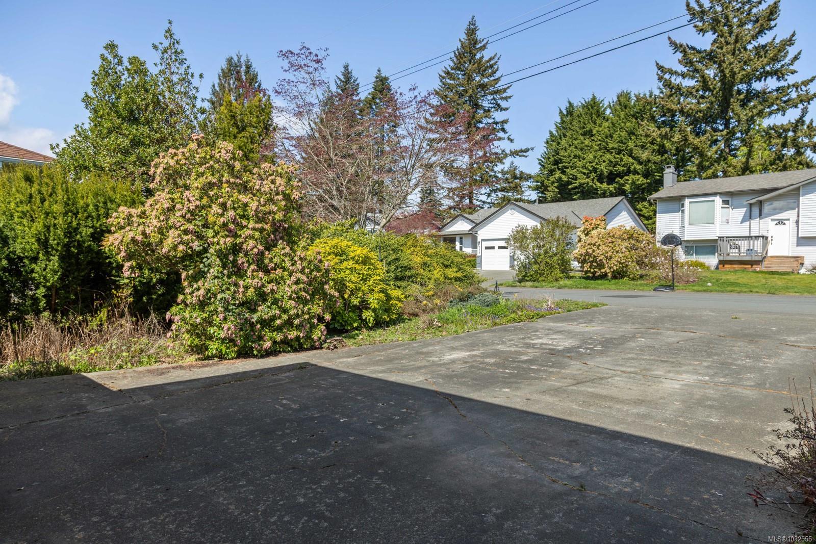 2071 Gull Ave