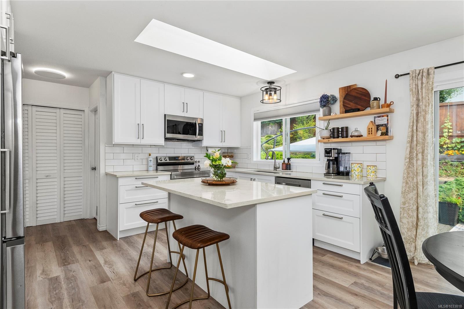 1860 Brant Pl