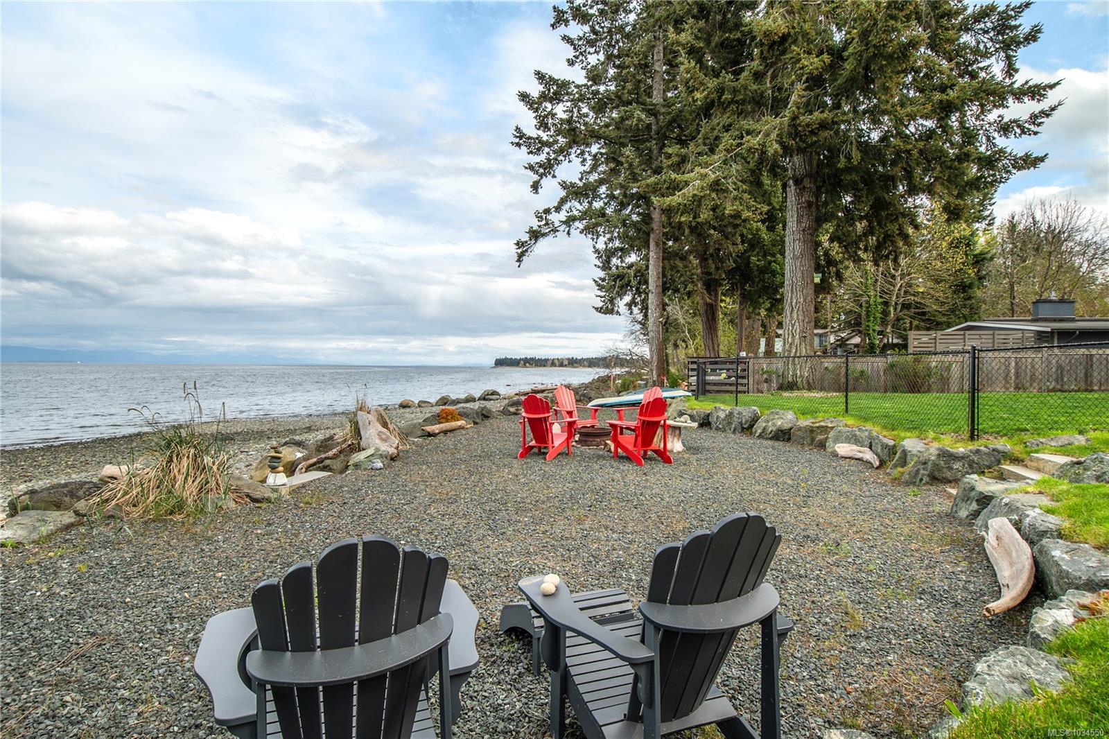 4123 Island Hwy S