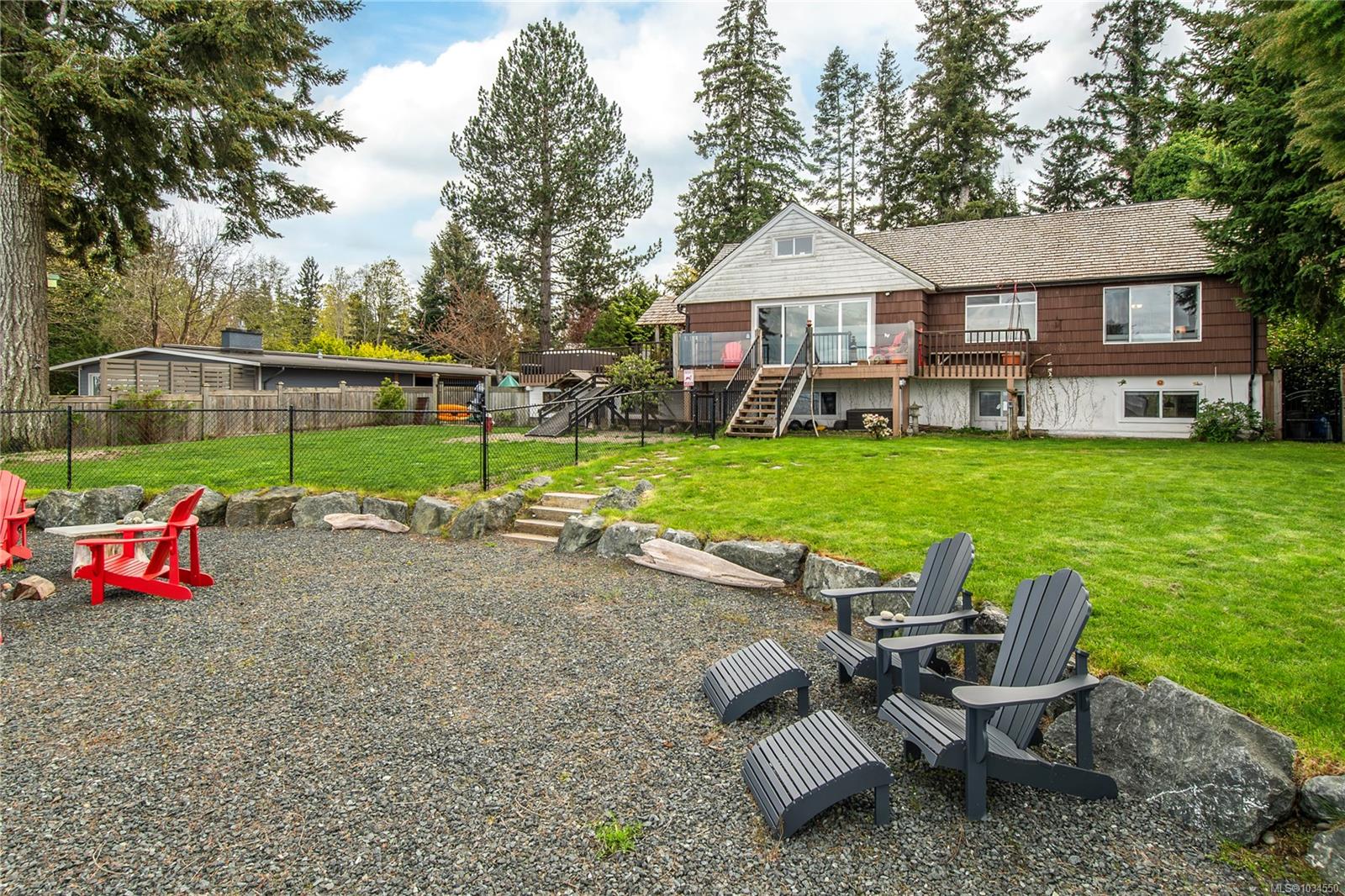 4123 Island Hwy S