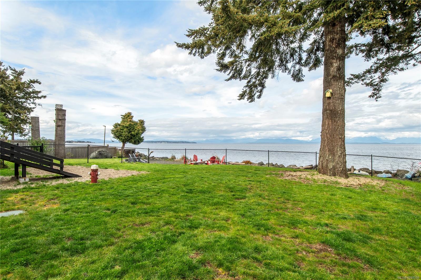 4123 Island Hwy S
