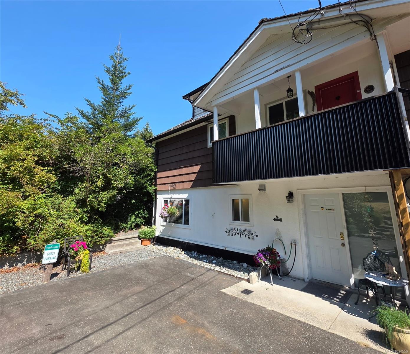 4123 Island Hwy S