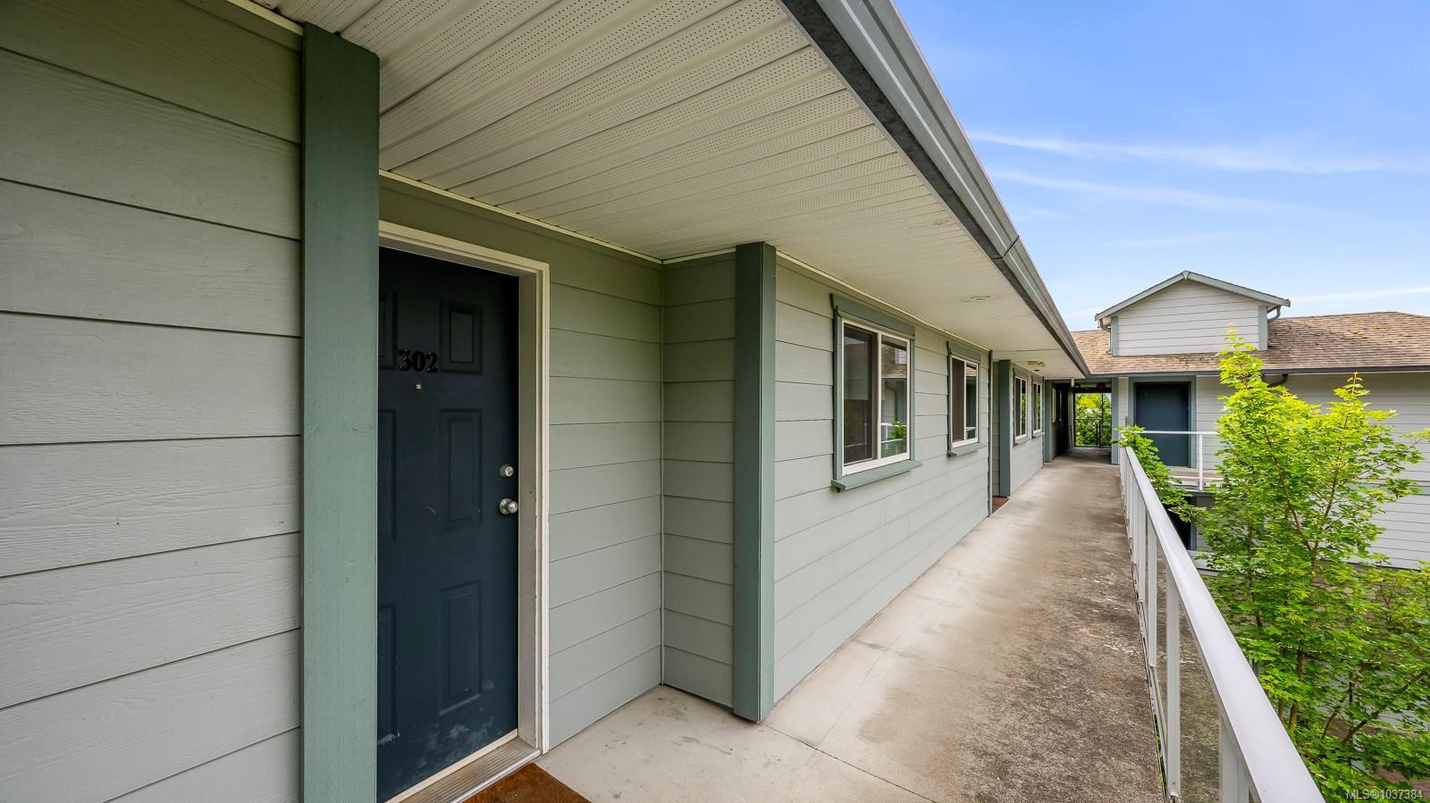 840 Shamrock Pl # 302