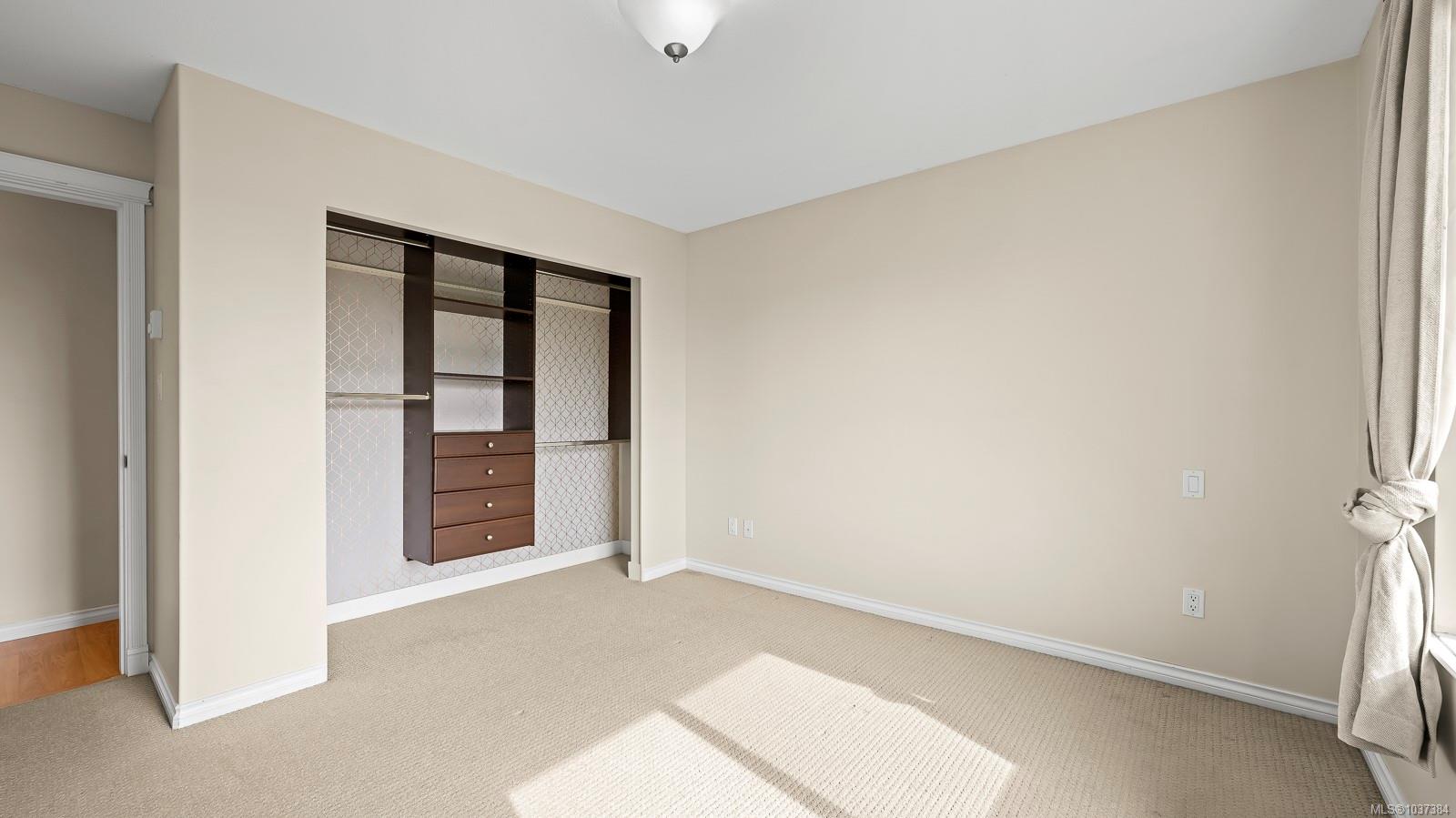 840 Shamrock Pl # 302