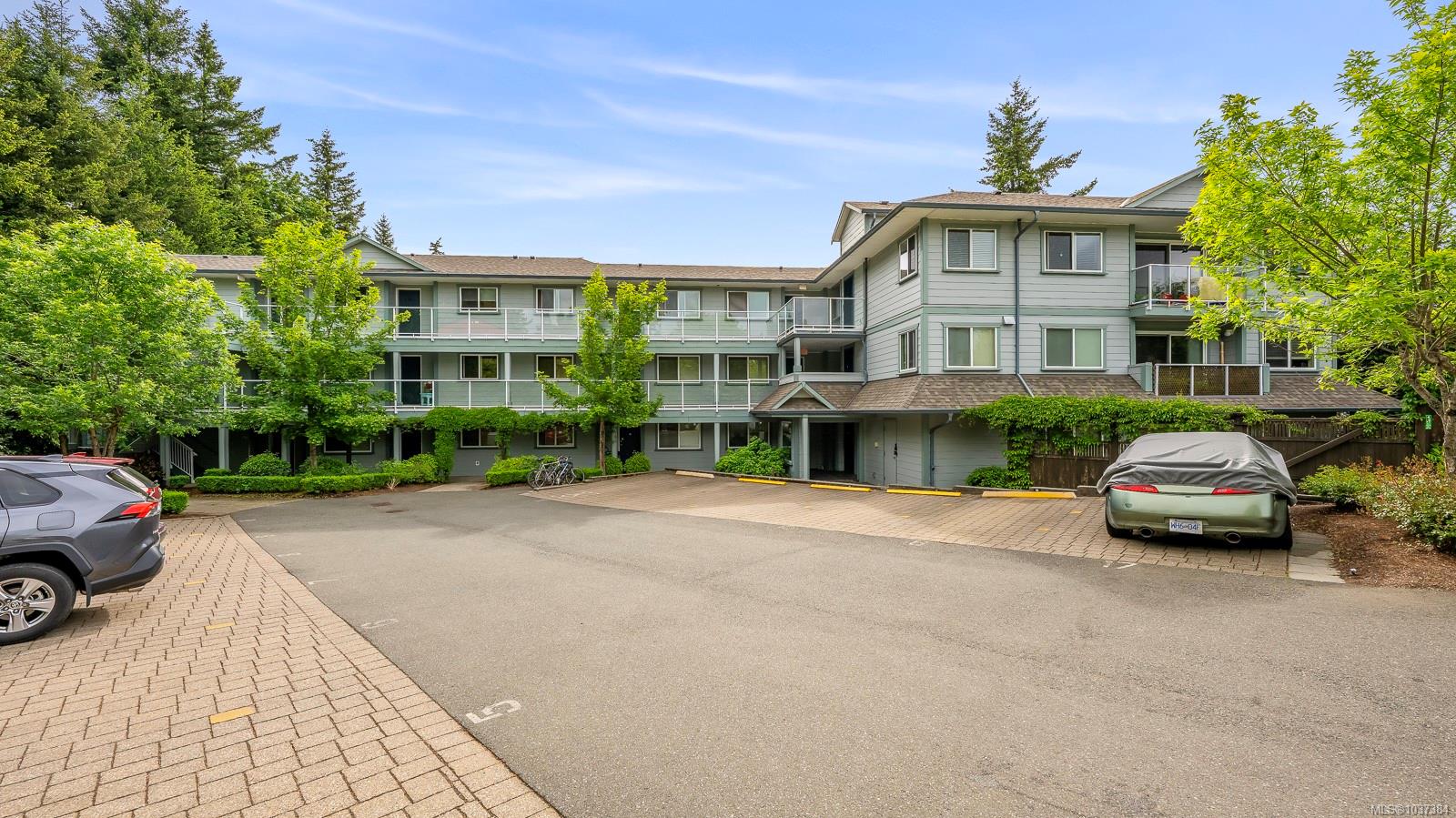 840 Shamrock Pl # 302
