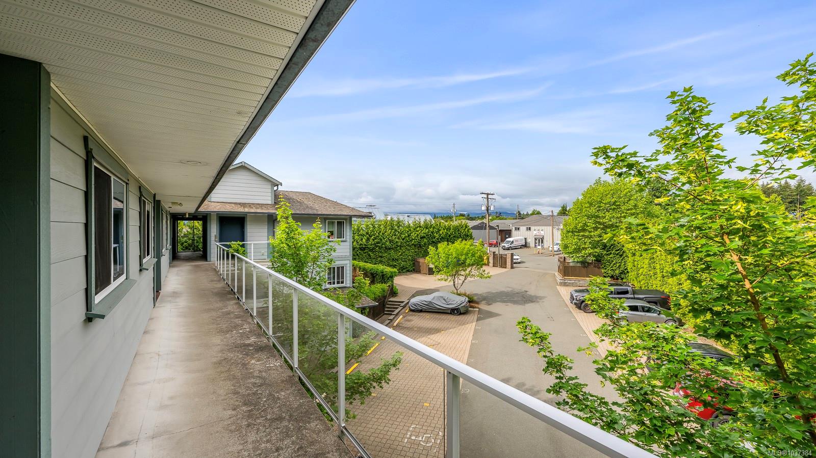 840 Shamrock Pl # 302