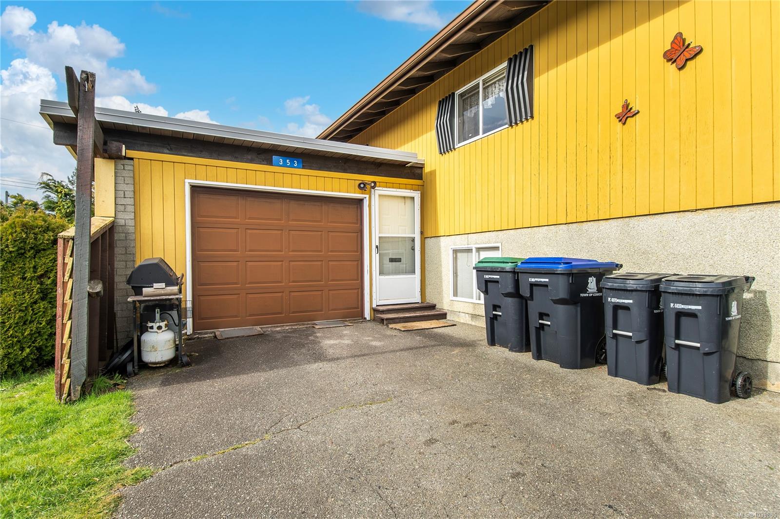 353 Aitken St