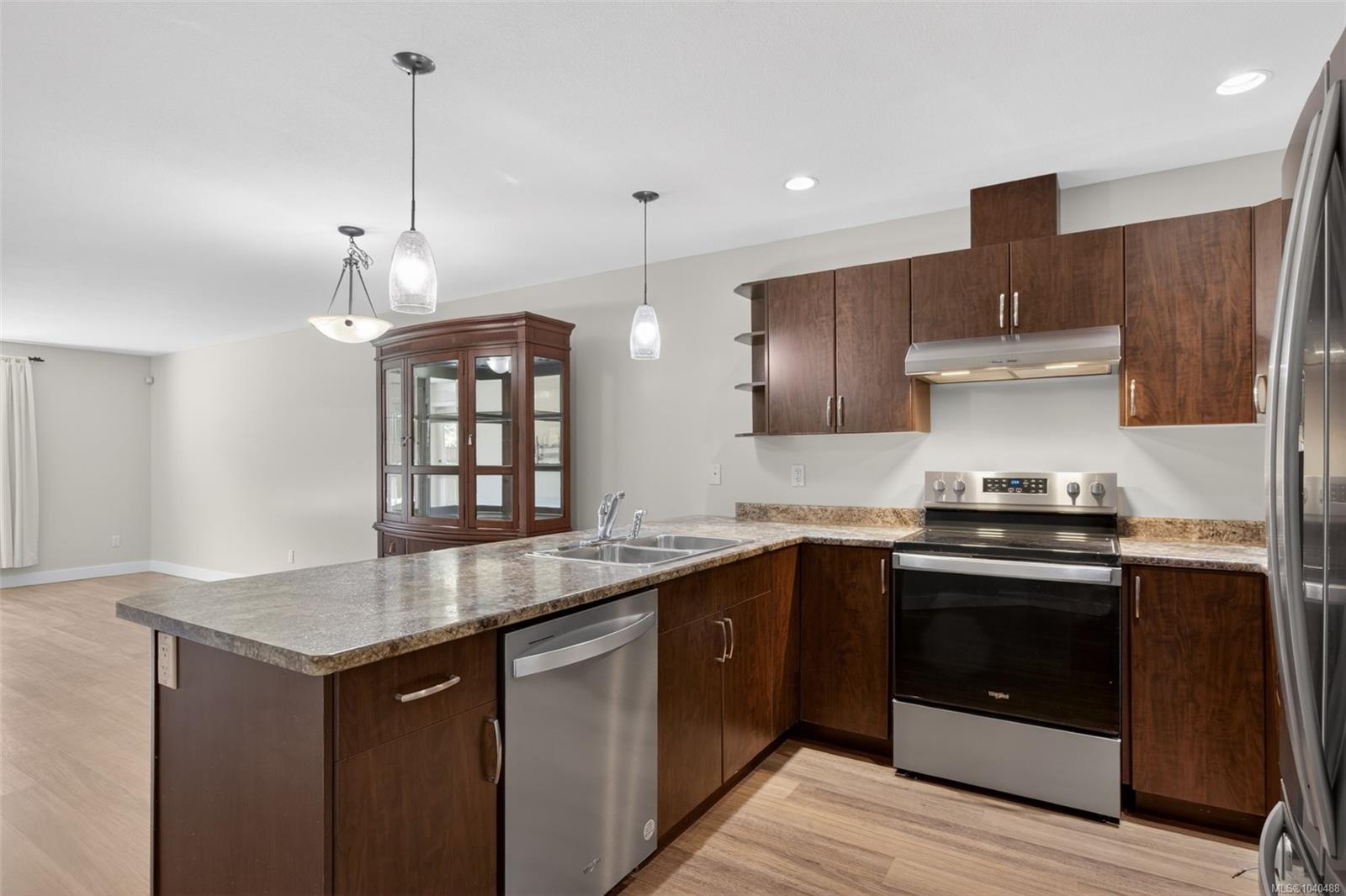 3400 Coniston Cres #6