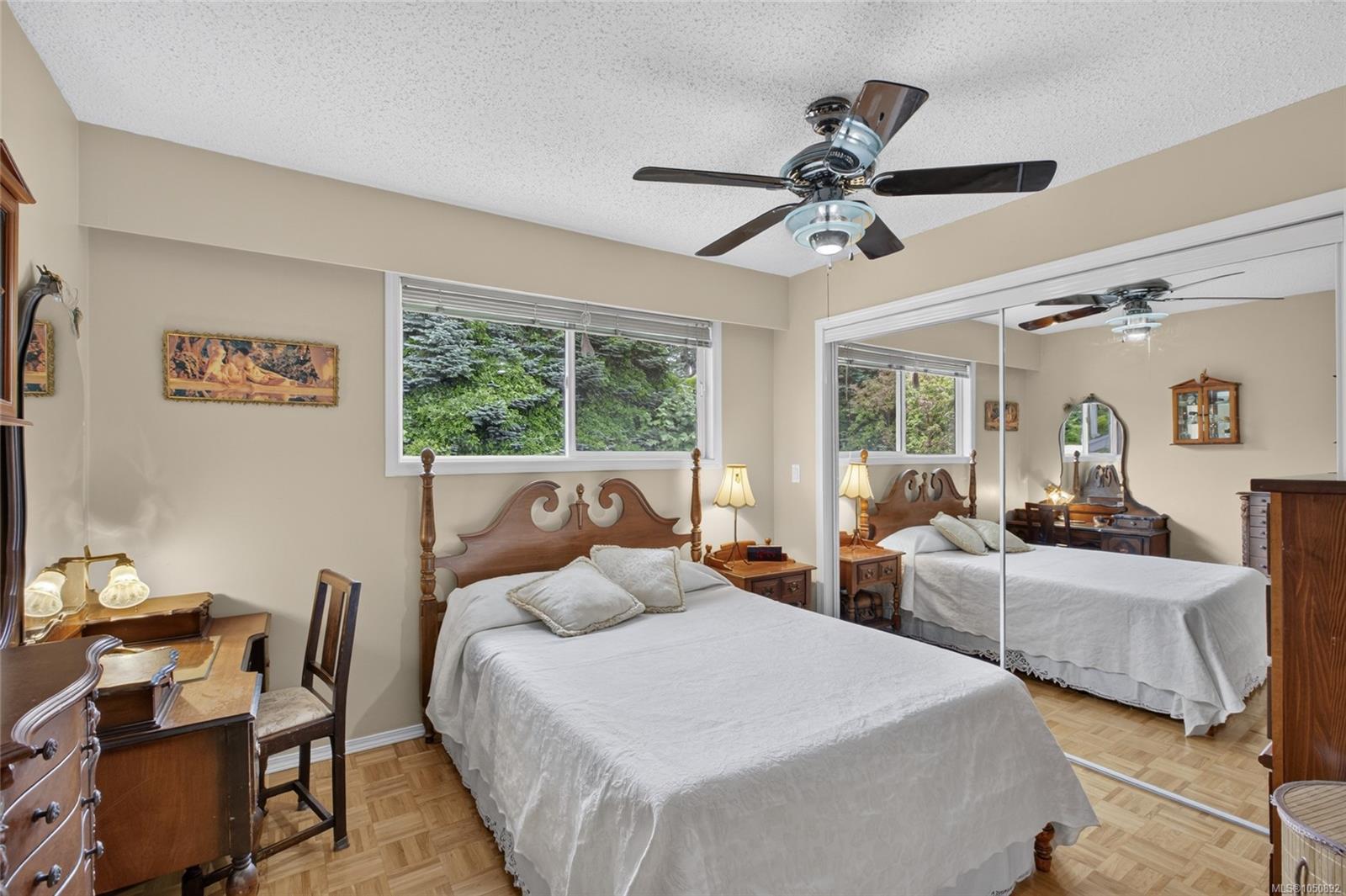 3798 Laurel Dr