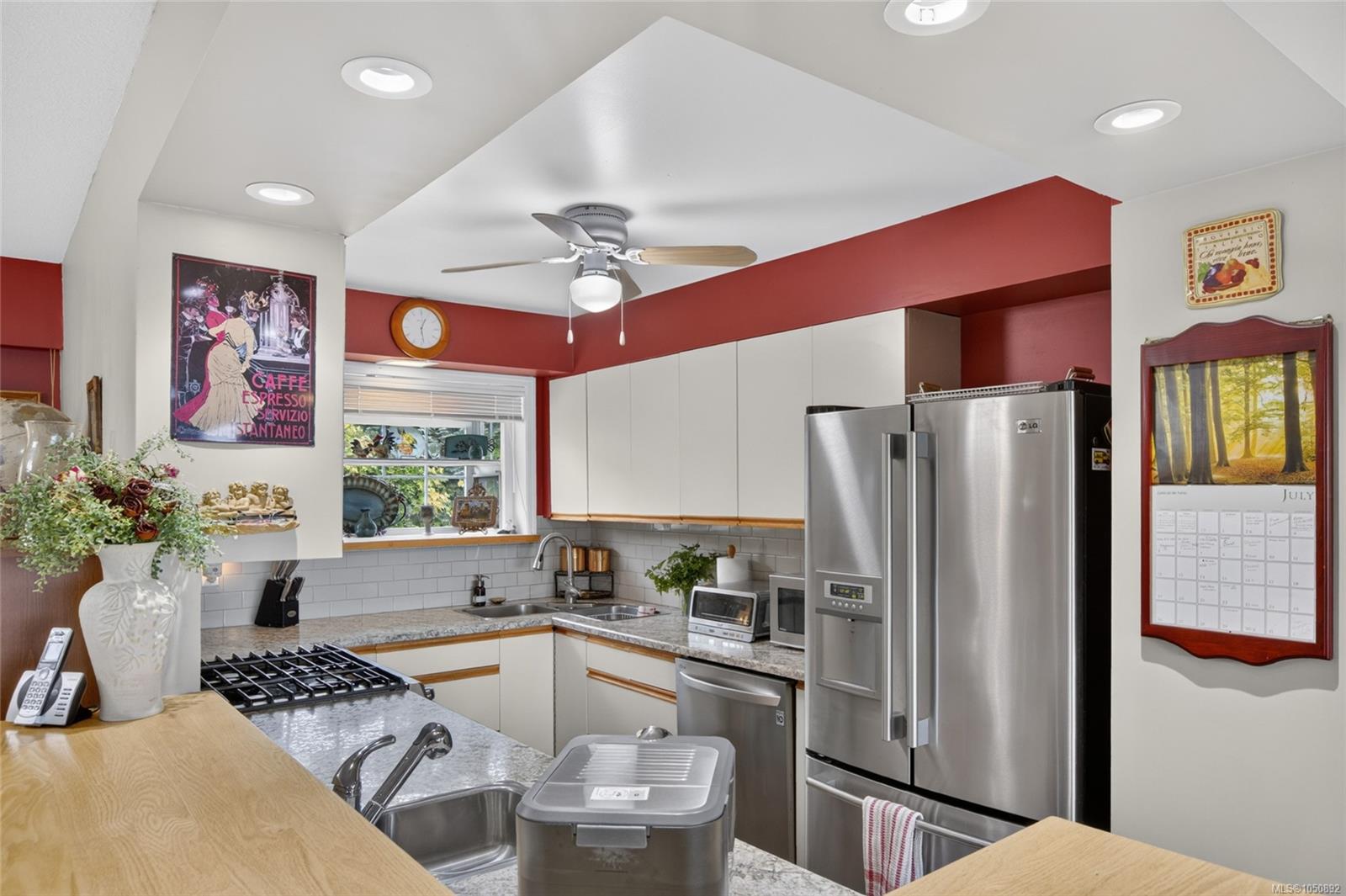 3798 Laurel Dr