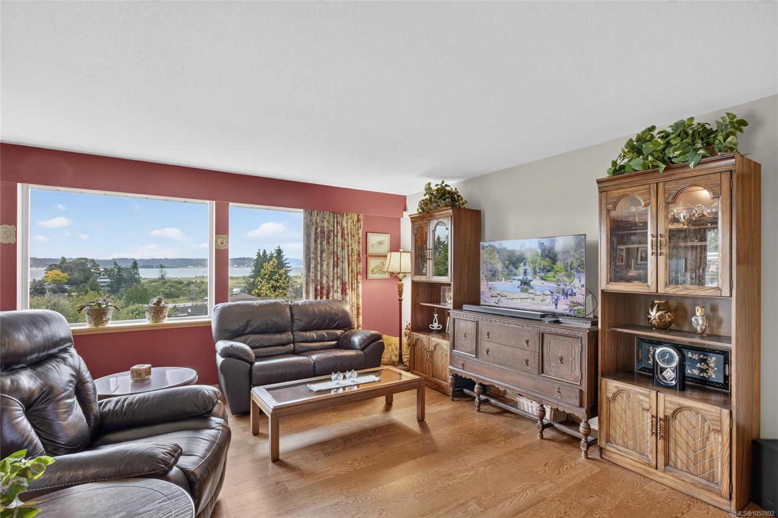 3798 Laurel Dr