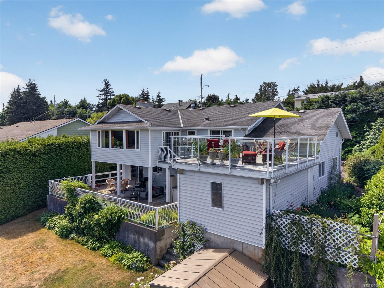 3798 Laurel Dr