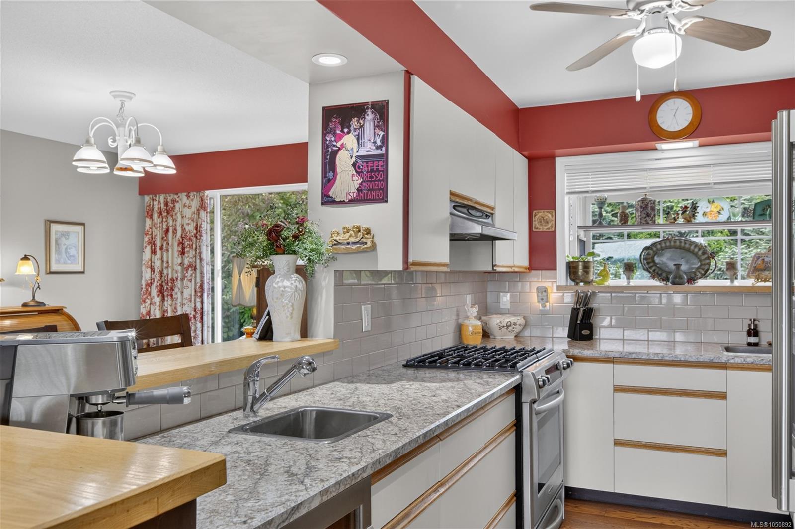 3798 Laurel Dr