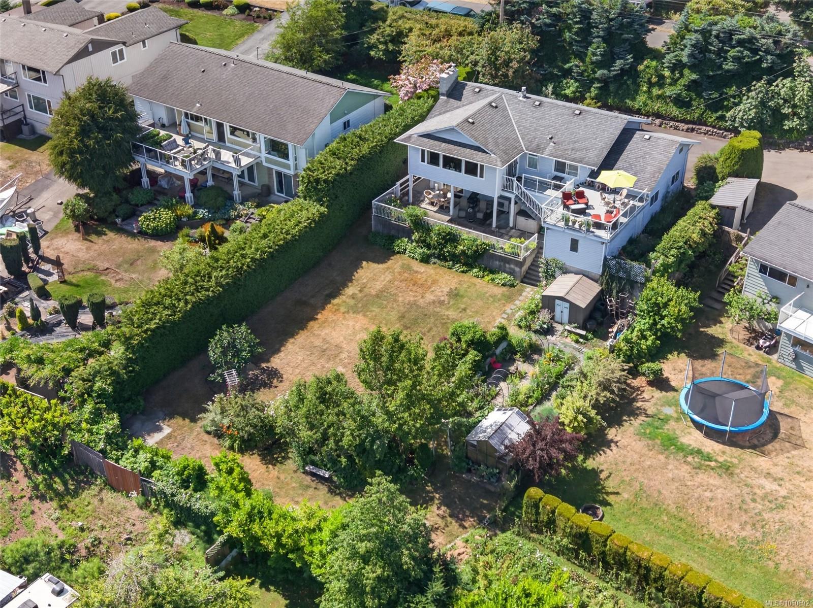 3798 Laurel Dr