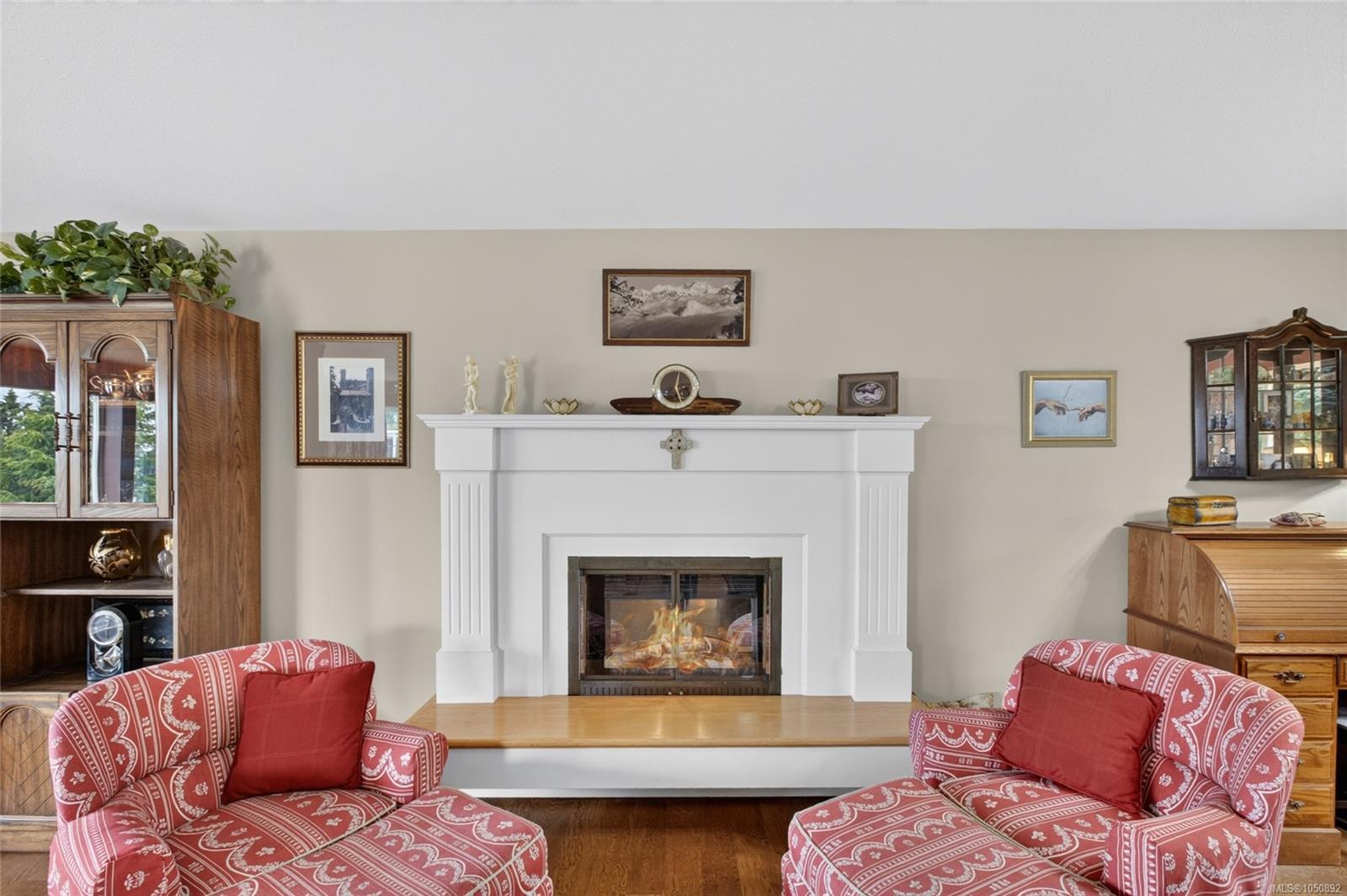 3798 Laurel Dr