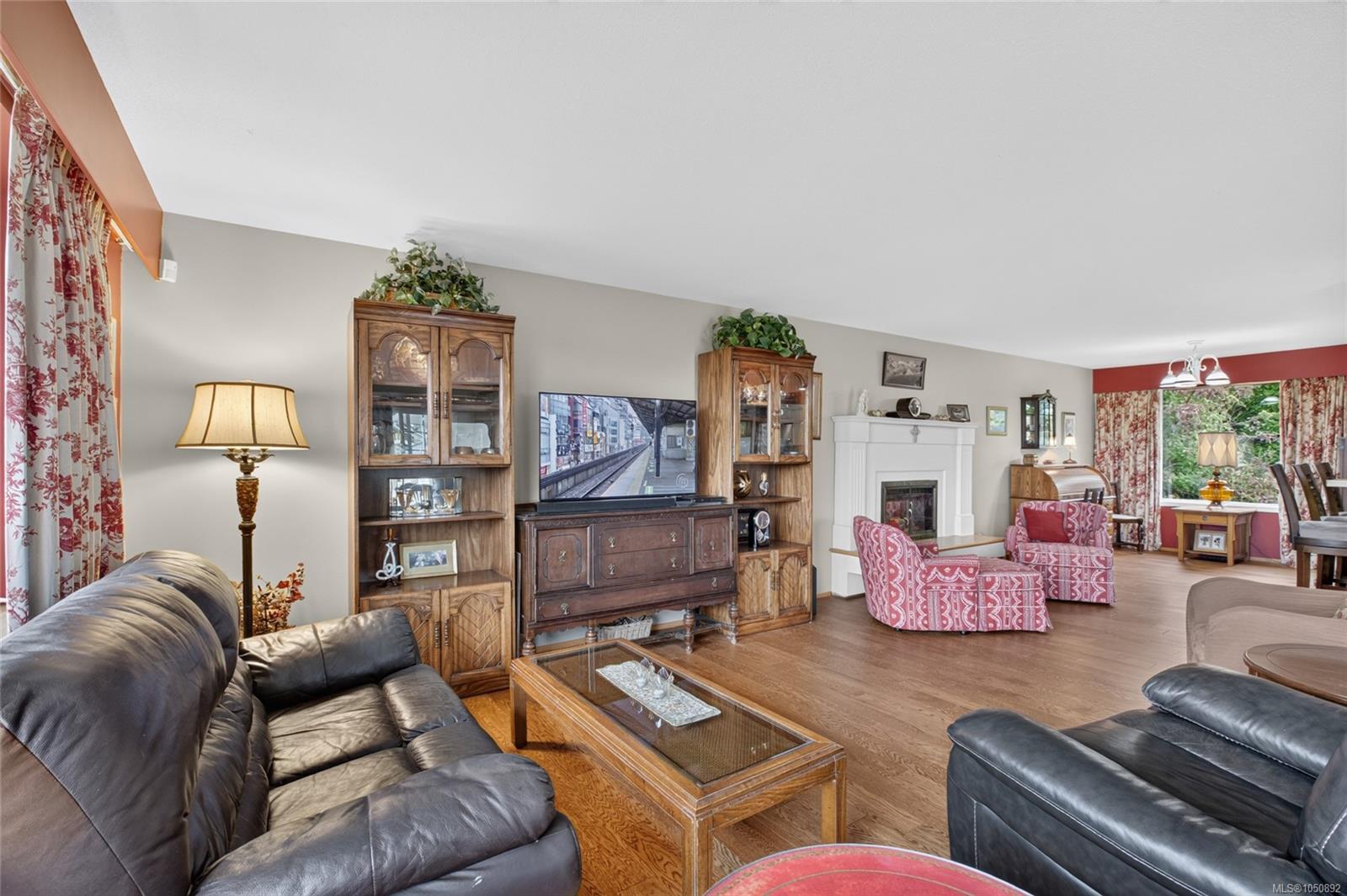 3798 Laurel Dr
