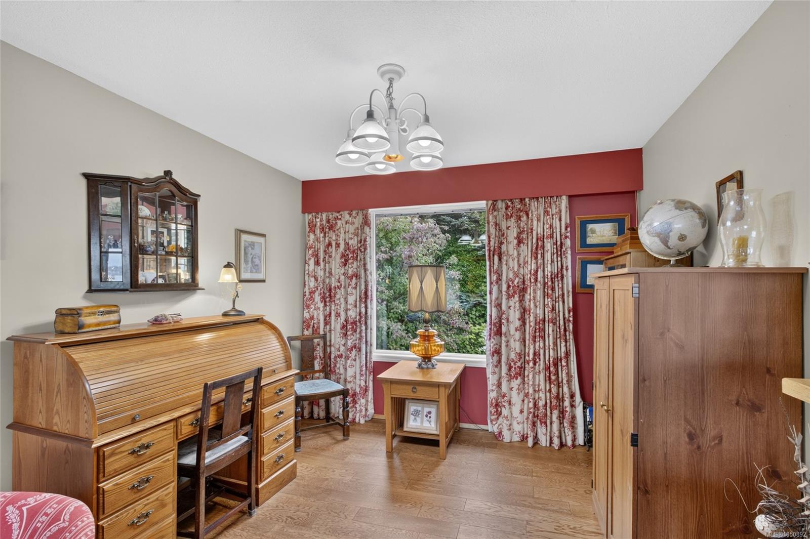 3798 Laurel Dr