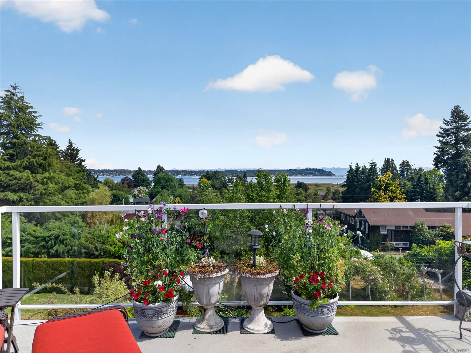3798 Laurel Dr