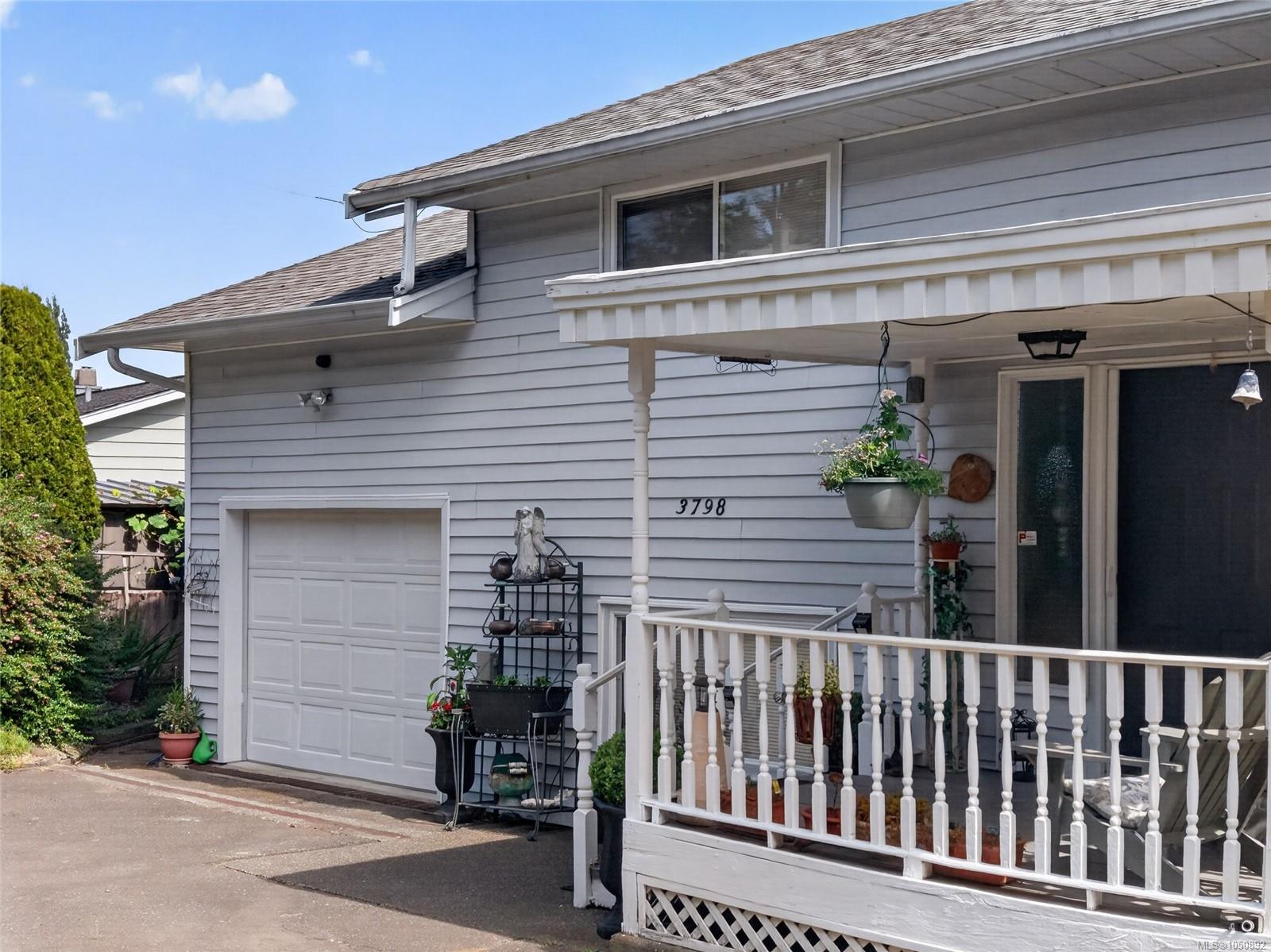 3798 Laurel Dr