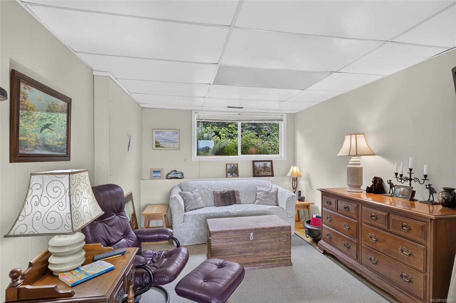 3798 Laurel Dr