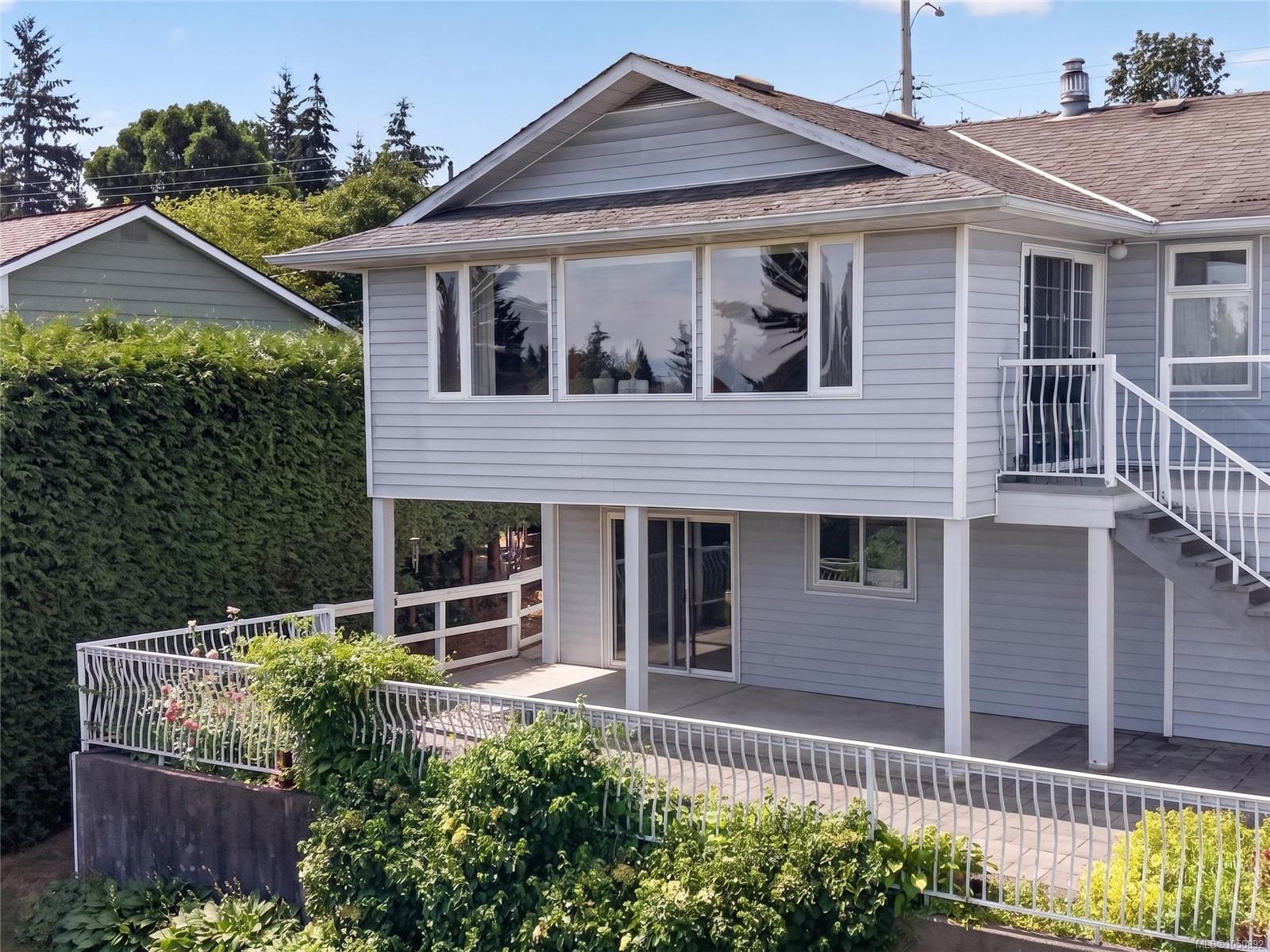 3798 Laurel Dr