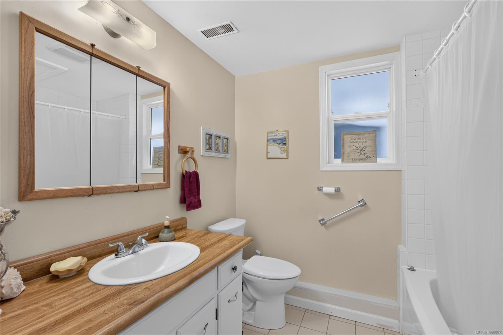 3798 Laurel Dr