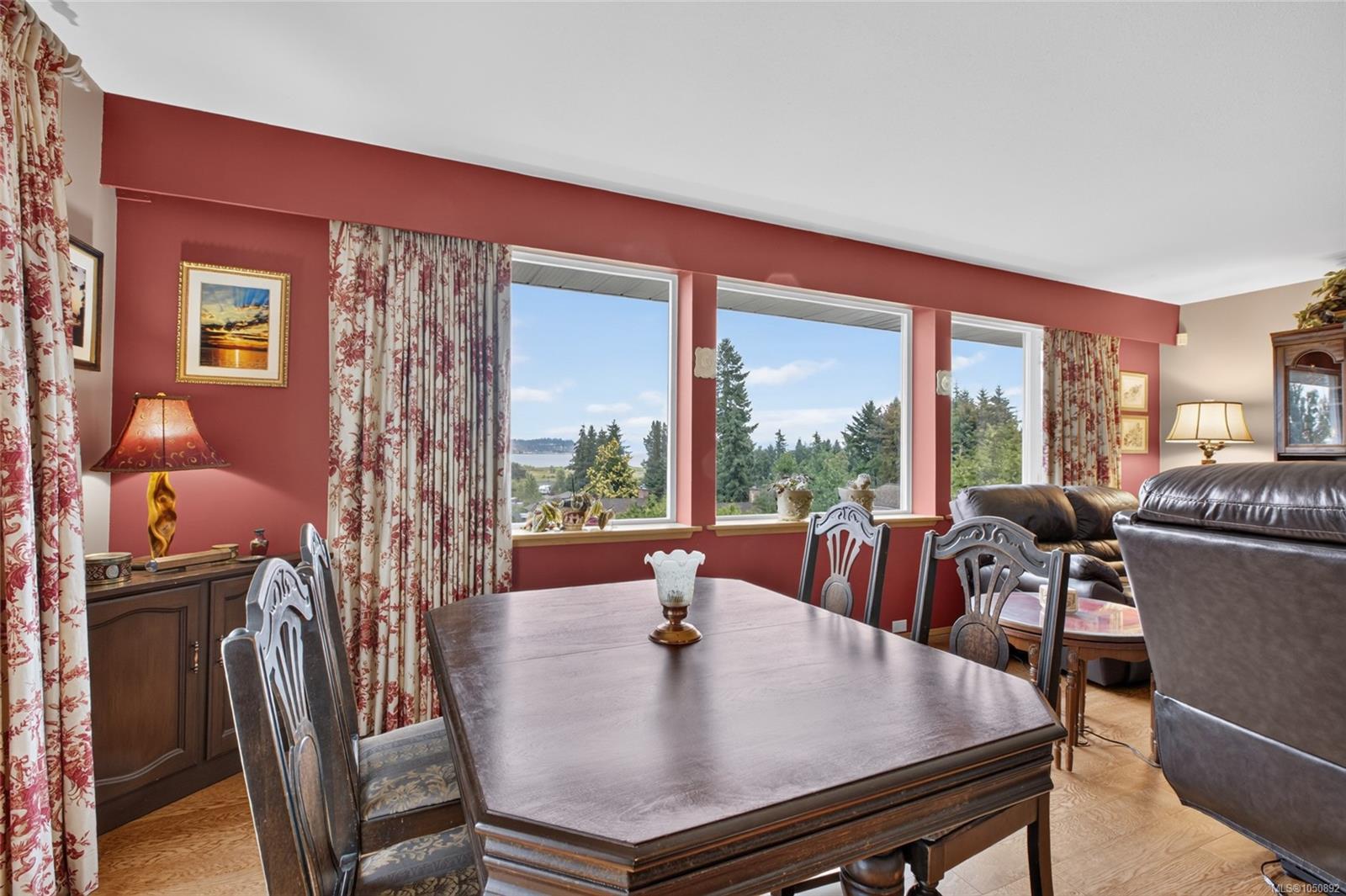 3798 Laurel Dr