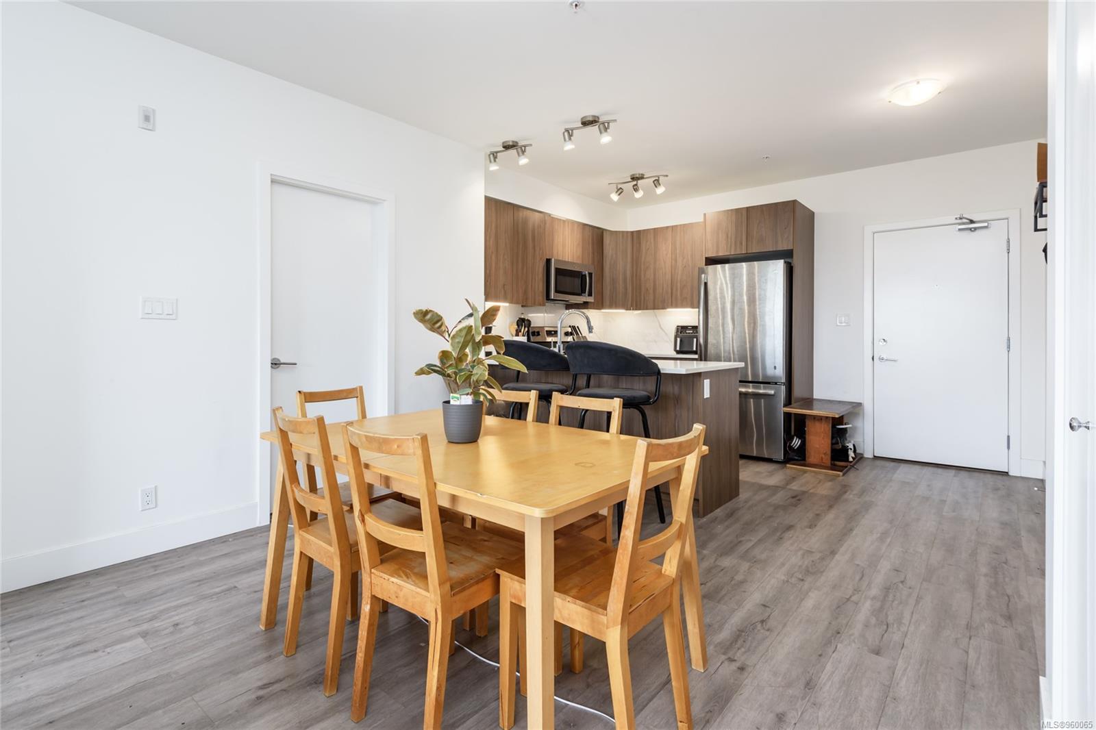 3070 Kilpatrick Ave # 305