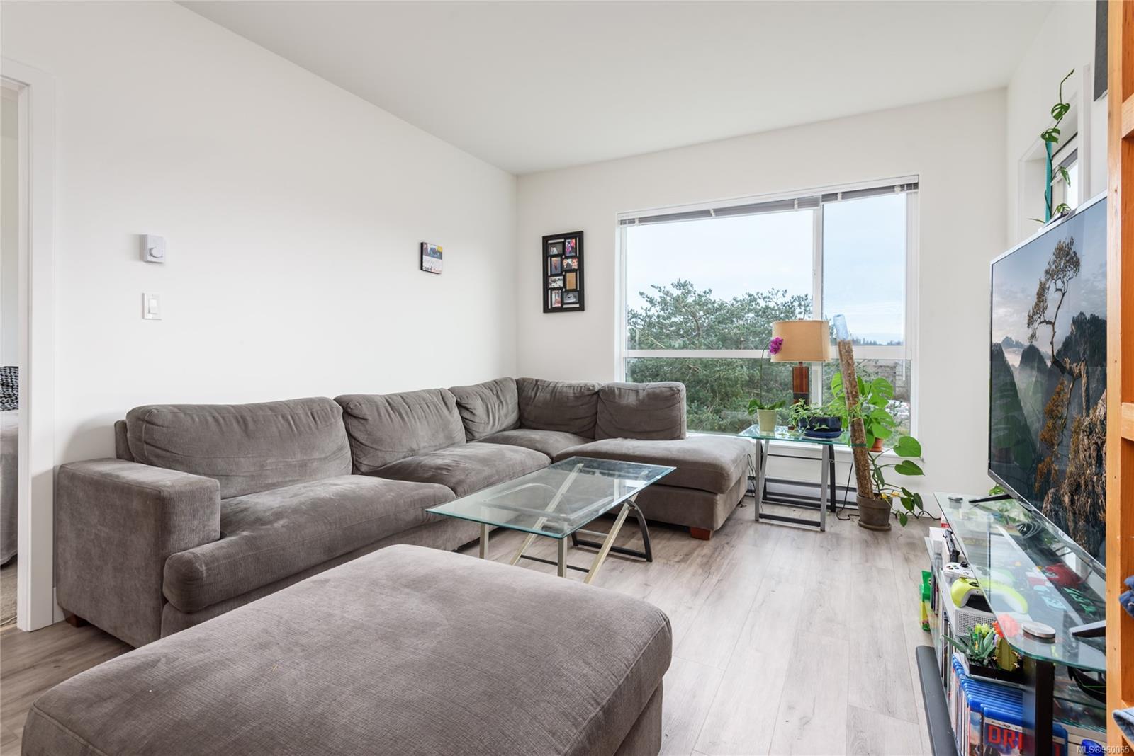 3070 Kilpatrick Ave # 305