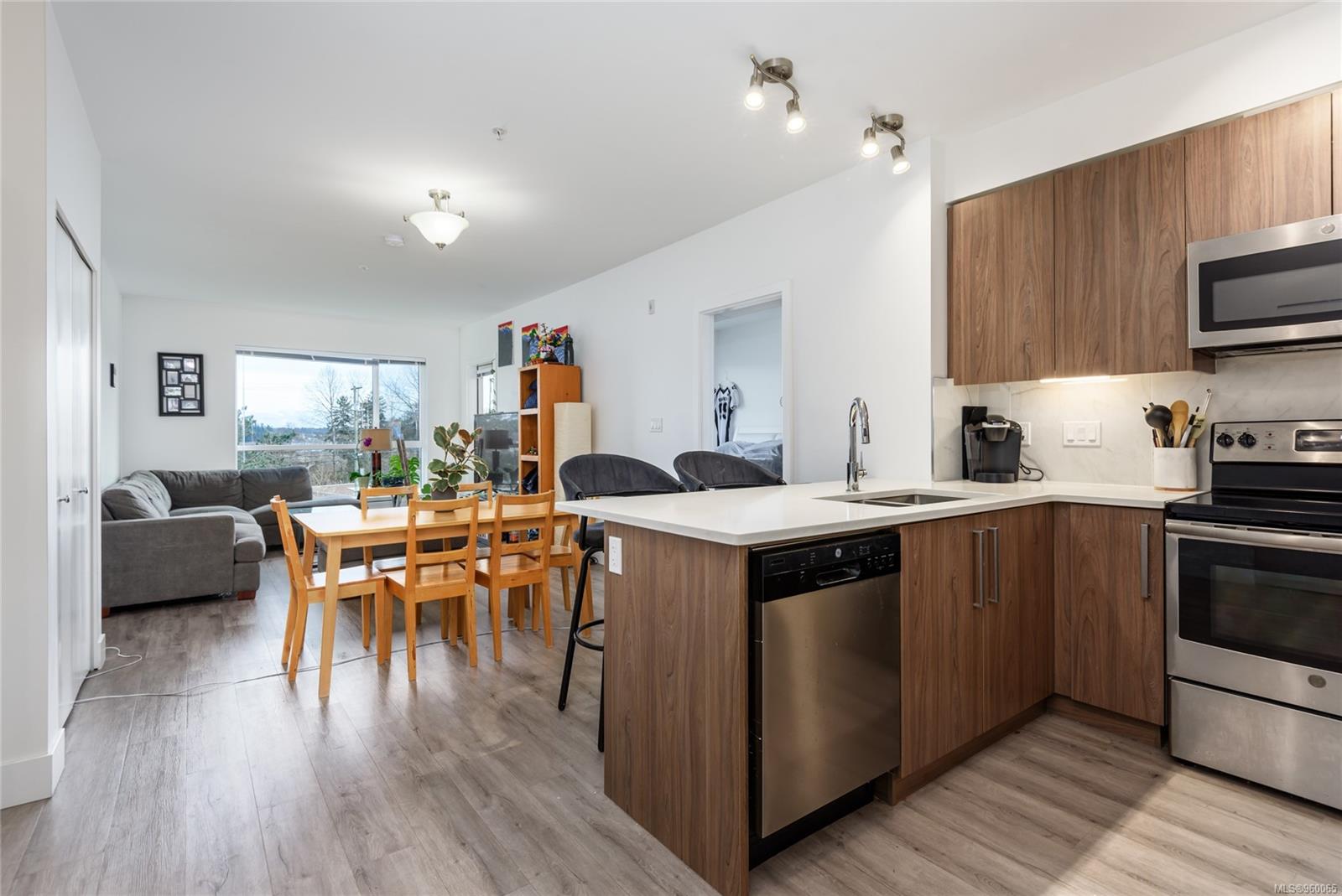 3070 Kilpatrick Ave # 305