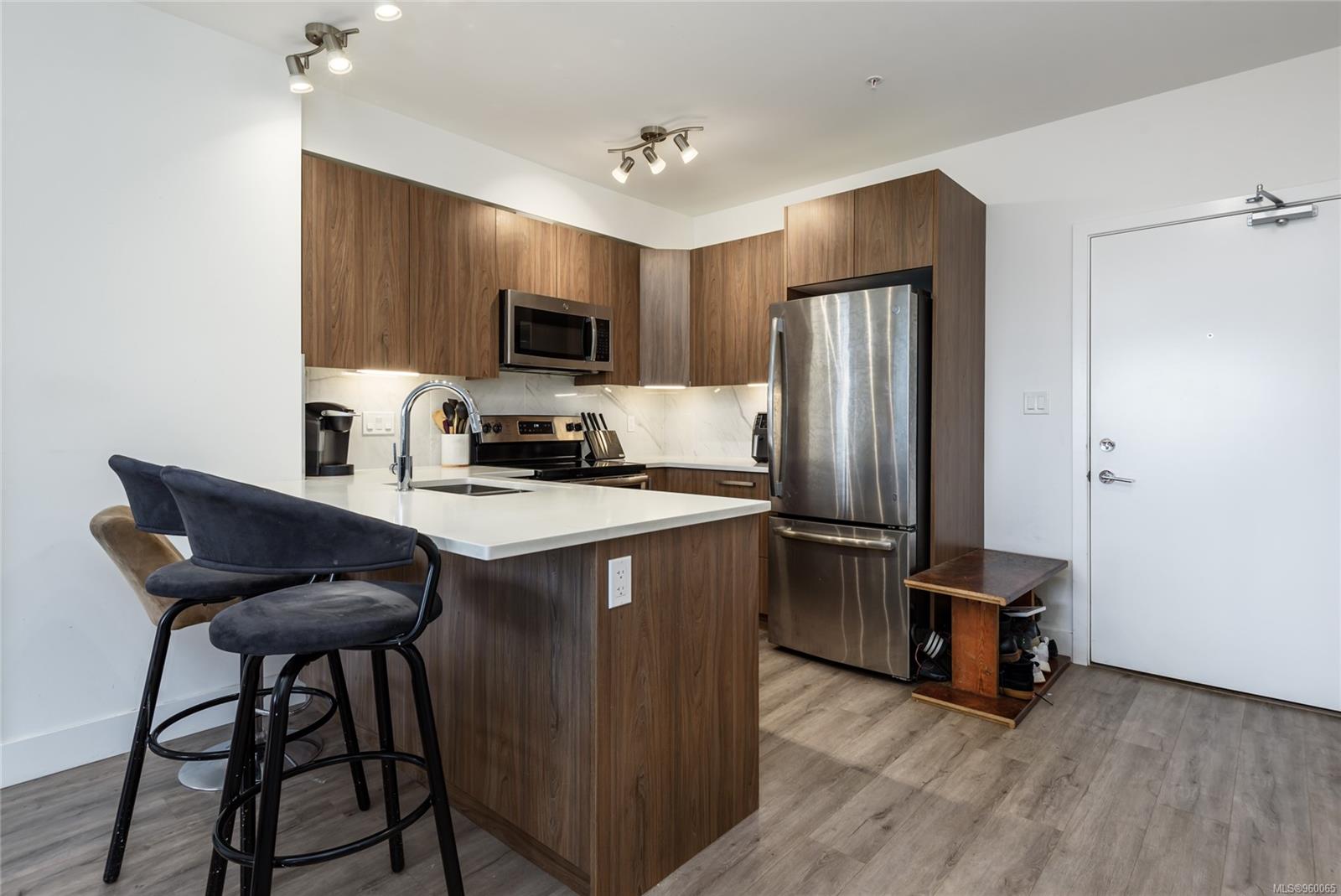 3070 Kilpatrick Ave # 305