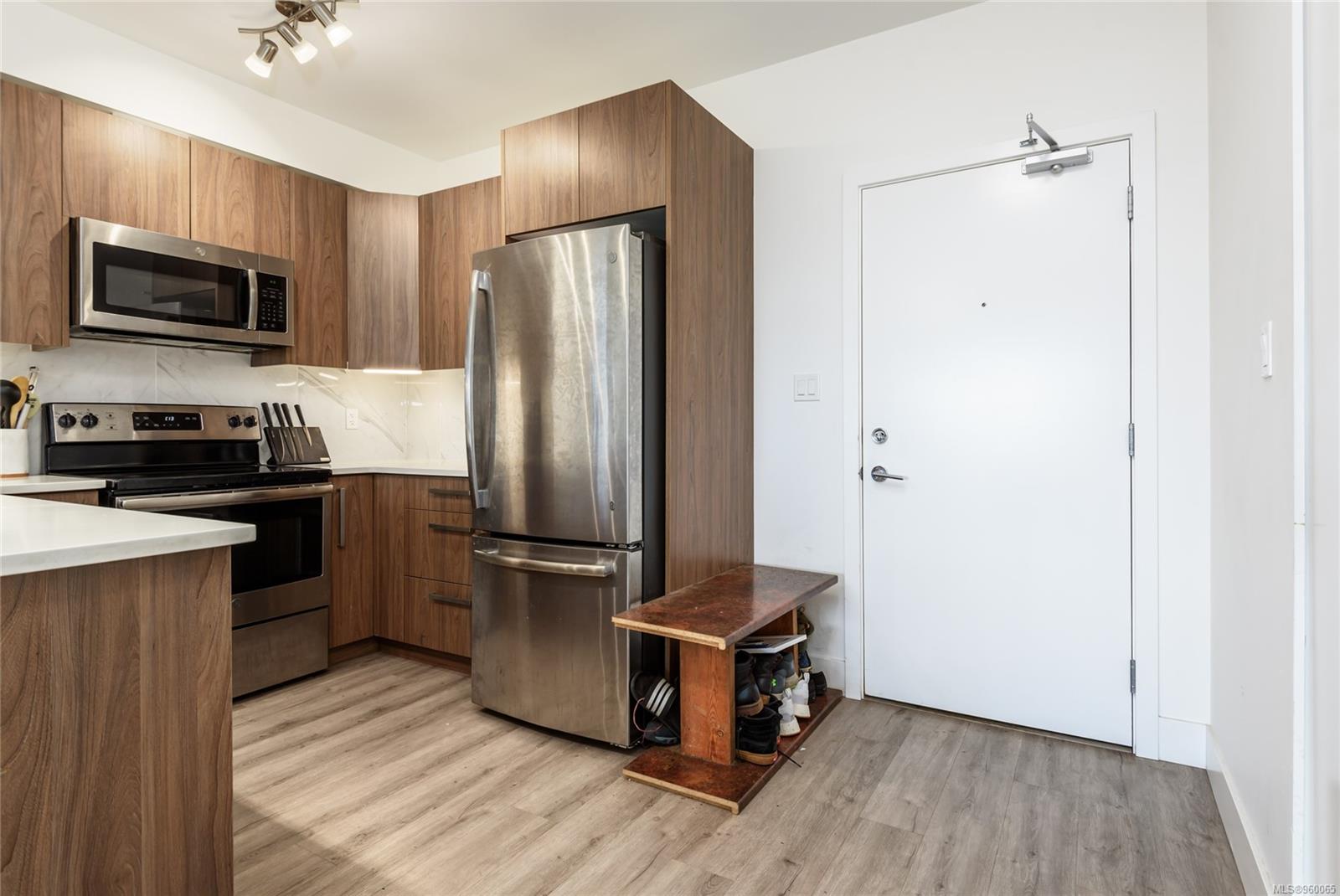 3070 Kilpatrick Ave # 305