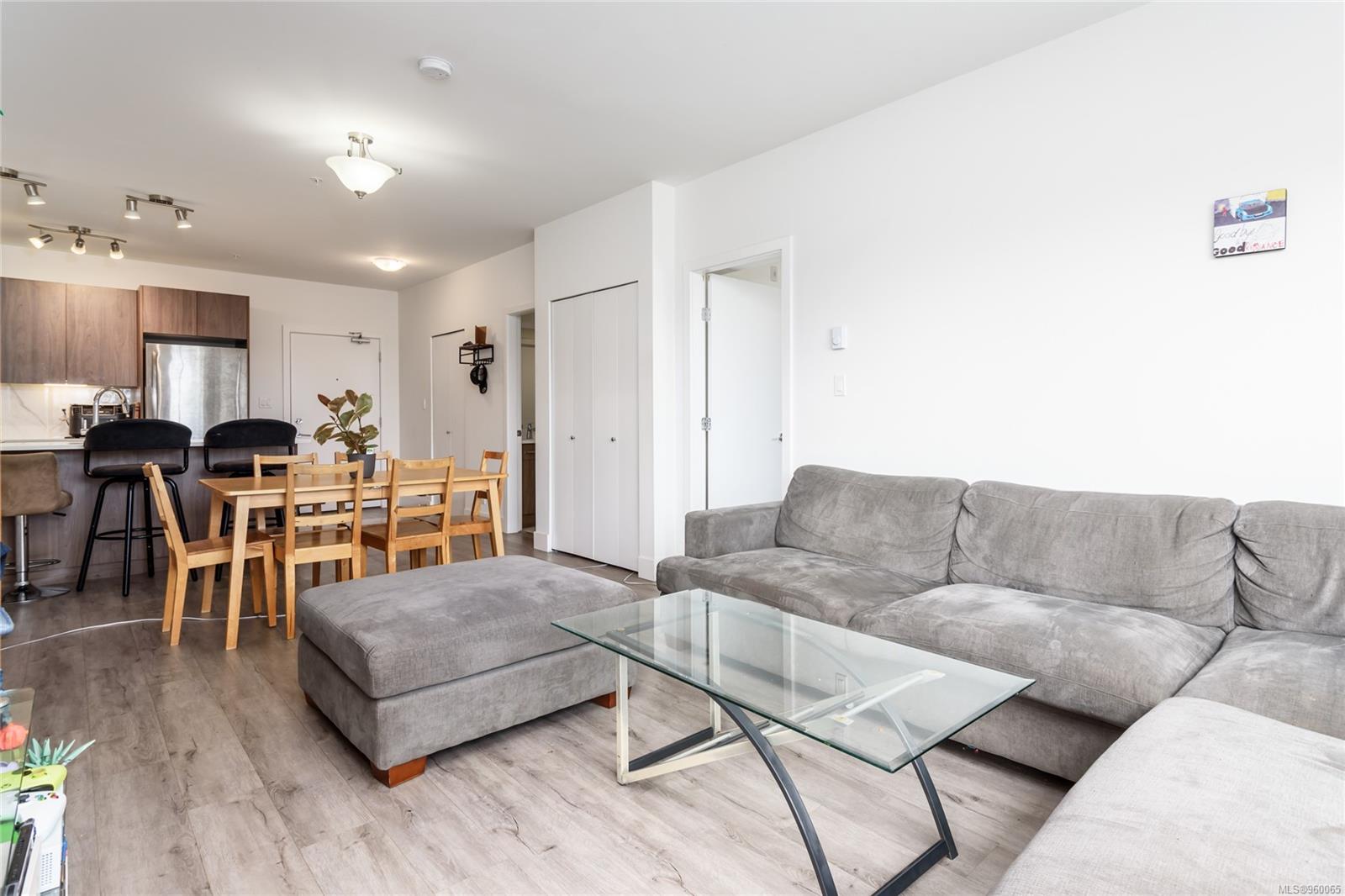 3070 Kilpatrick Ave # 305