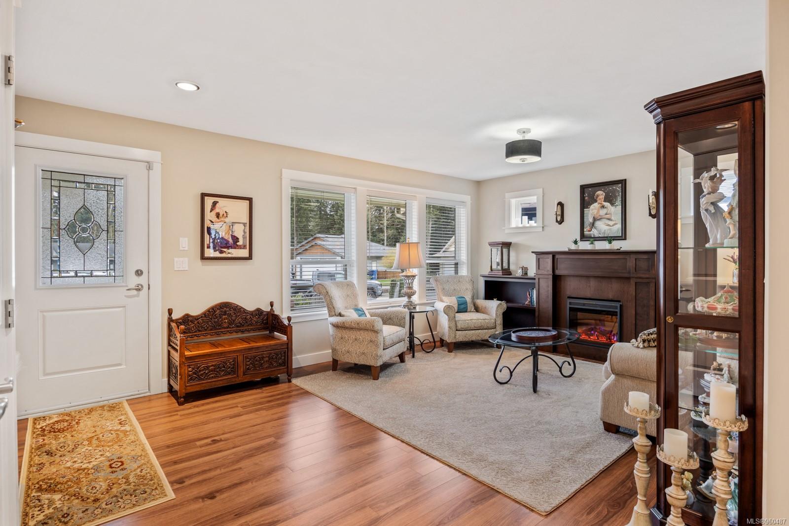 100 McPhedran Rd # 10