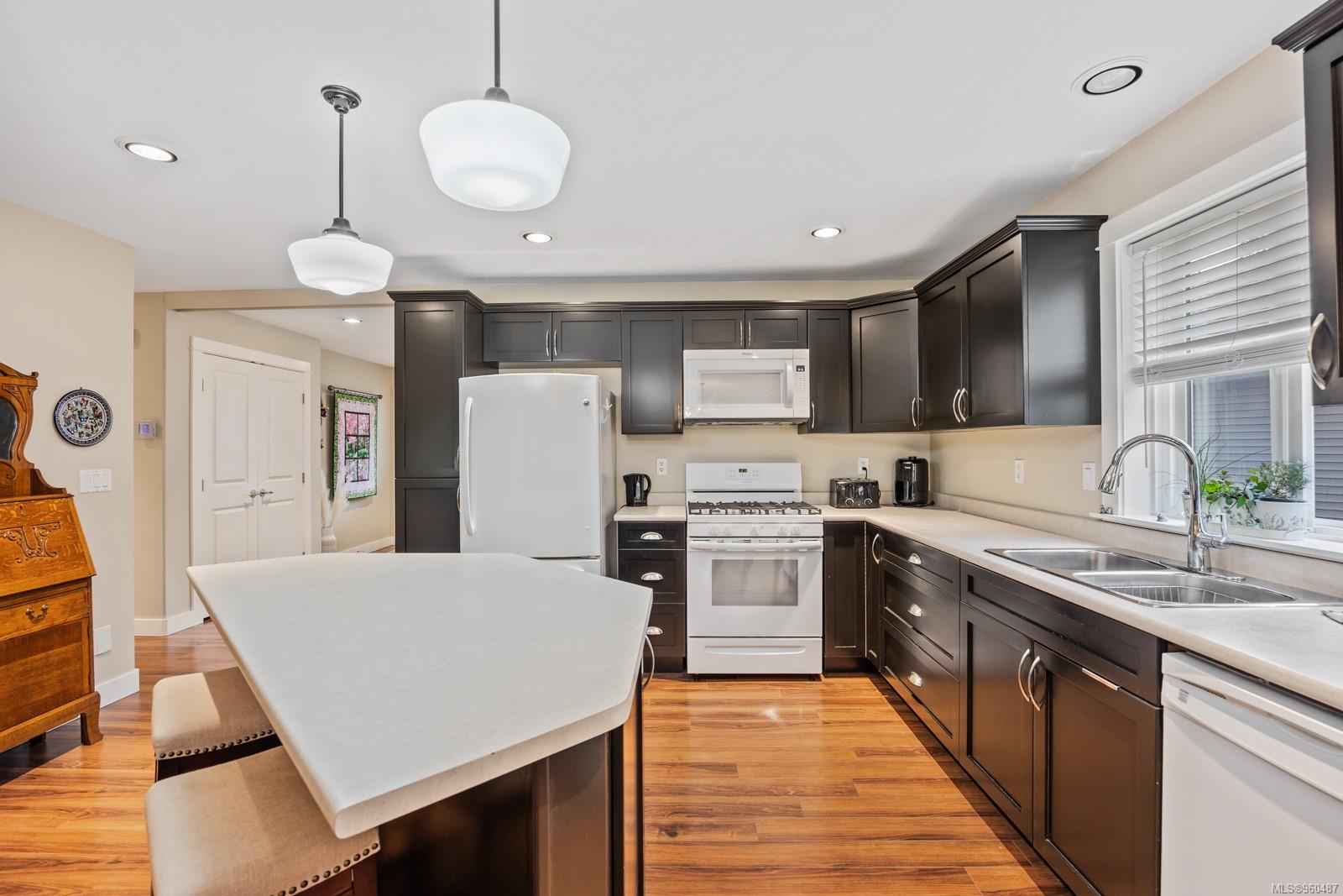 100 McPhedran Rd # 10