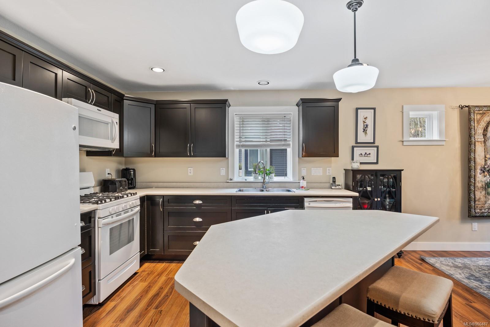 100 McPhedran Rd # 10