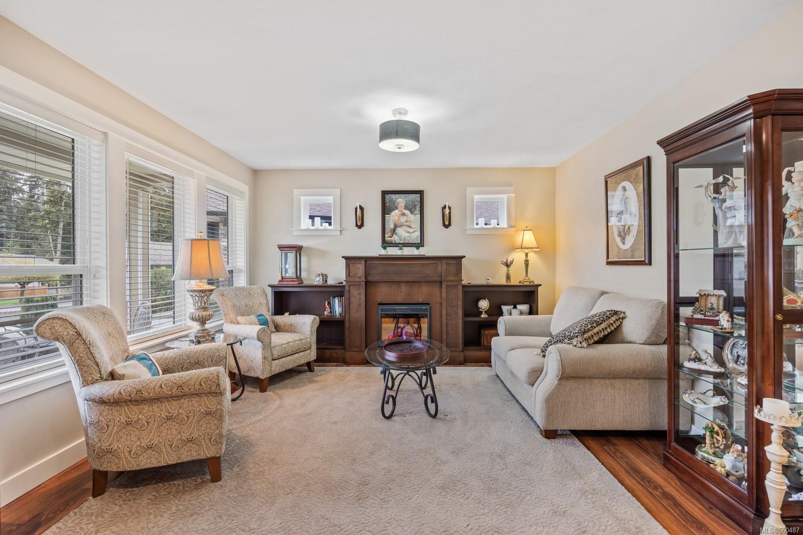 100 McPhedran Rd # 10