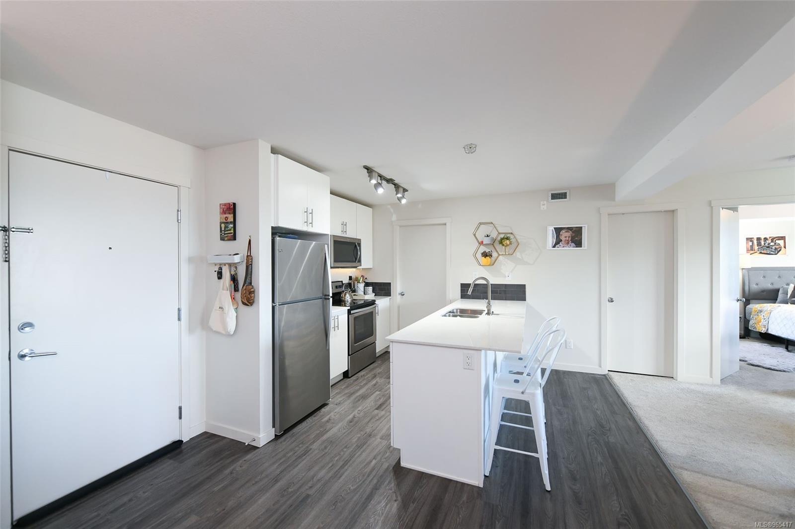 1944 Riverside Lane # 412