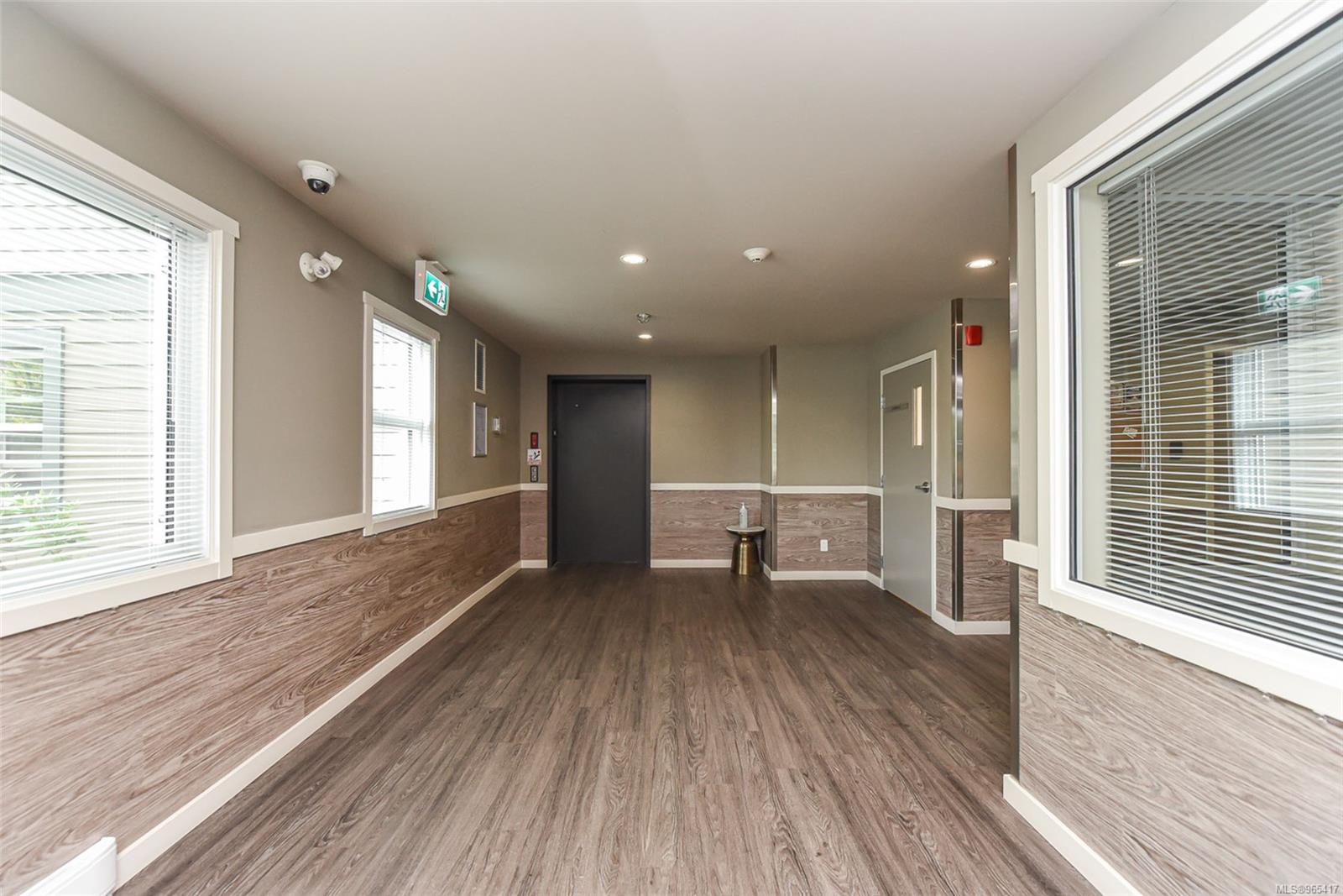 1944 Riverside Lane # 412