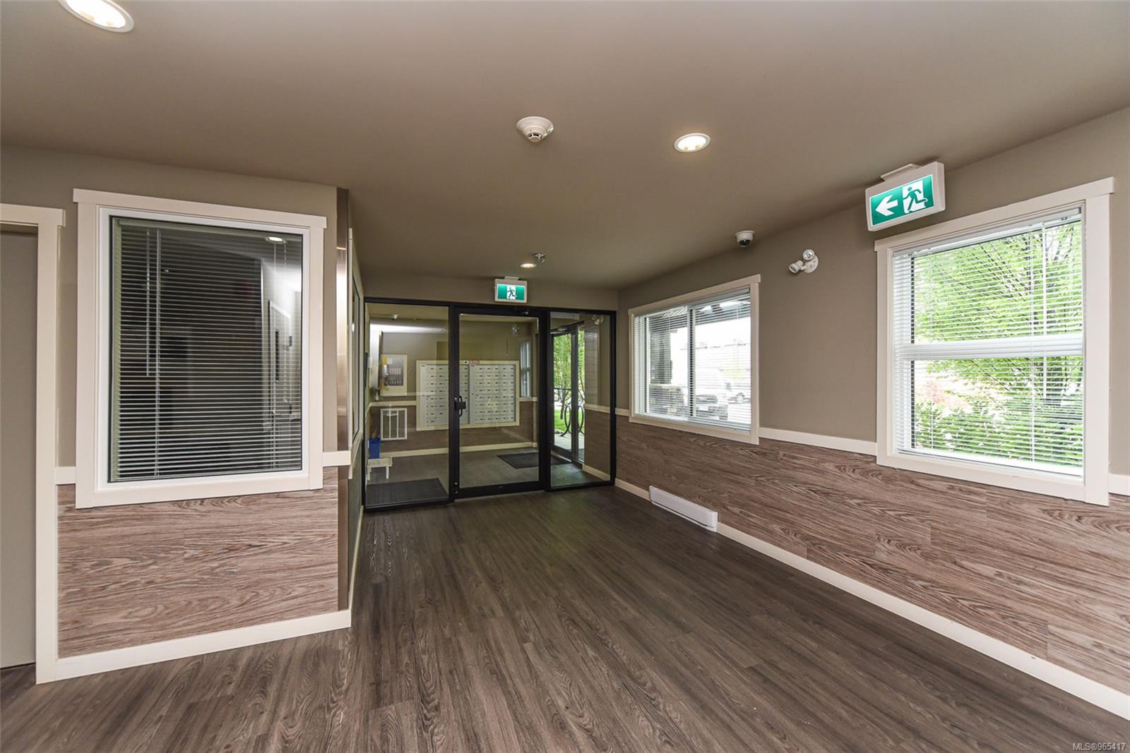 1944 Riverside Lane # 412