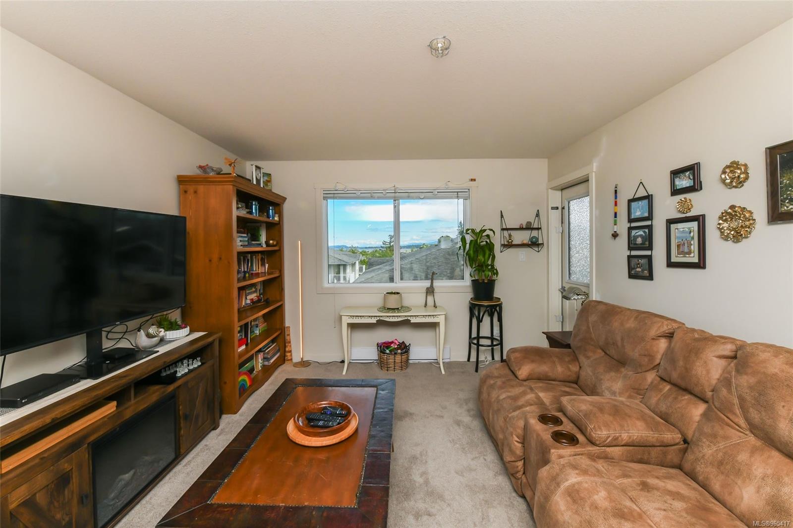 1944 Riverside Lane # 412