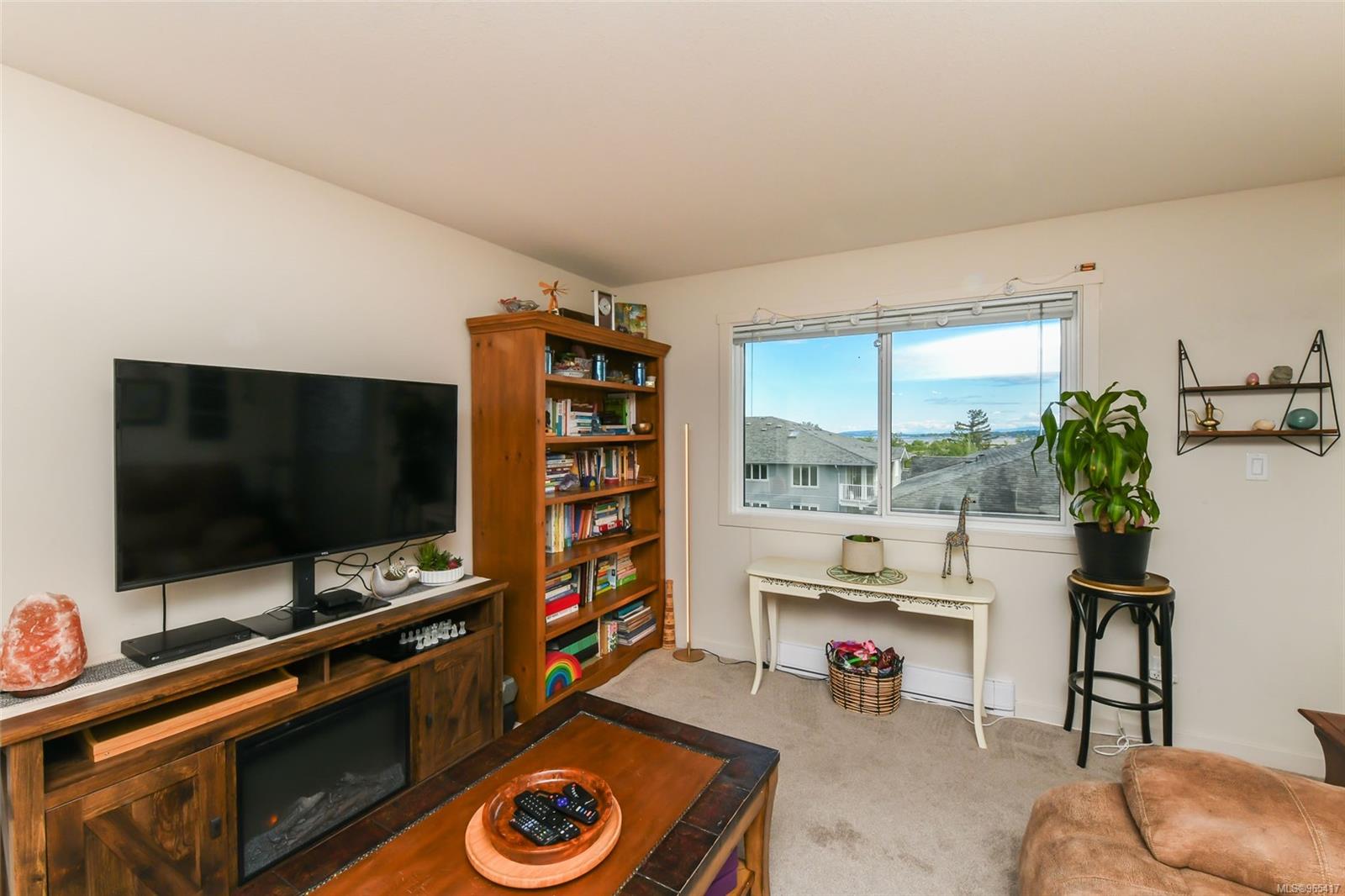 1944 Riverside Lane # 412