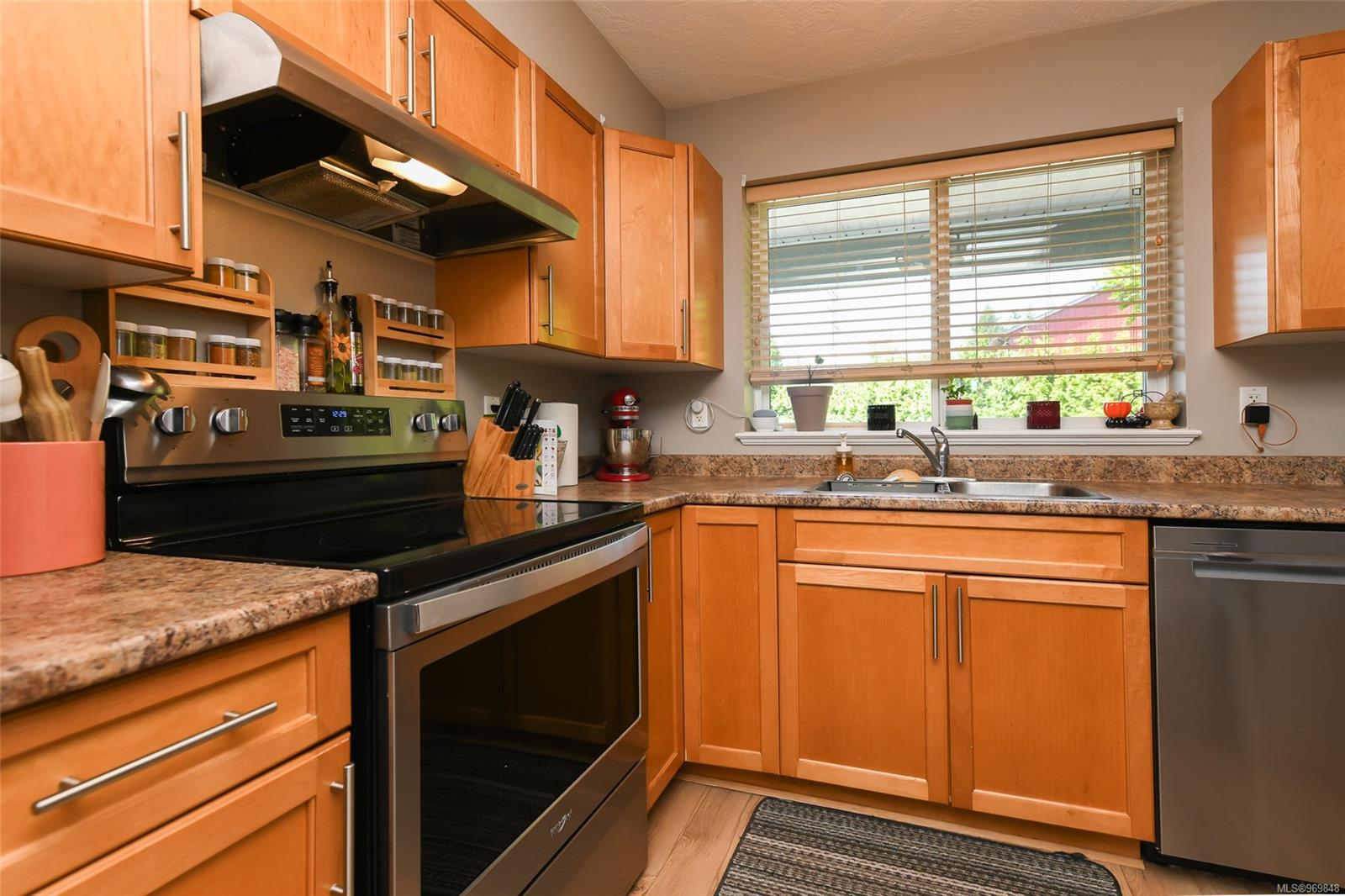 840 Shamrock Pl # 202