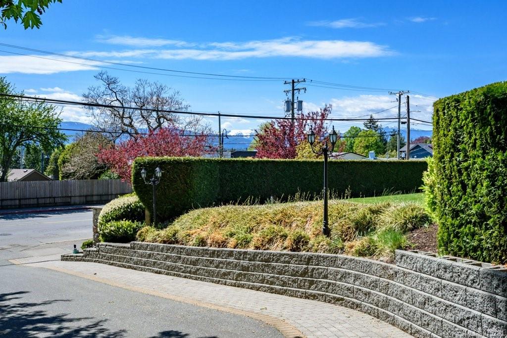 1860 Comox Ave Unit: 203