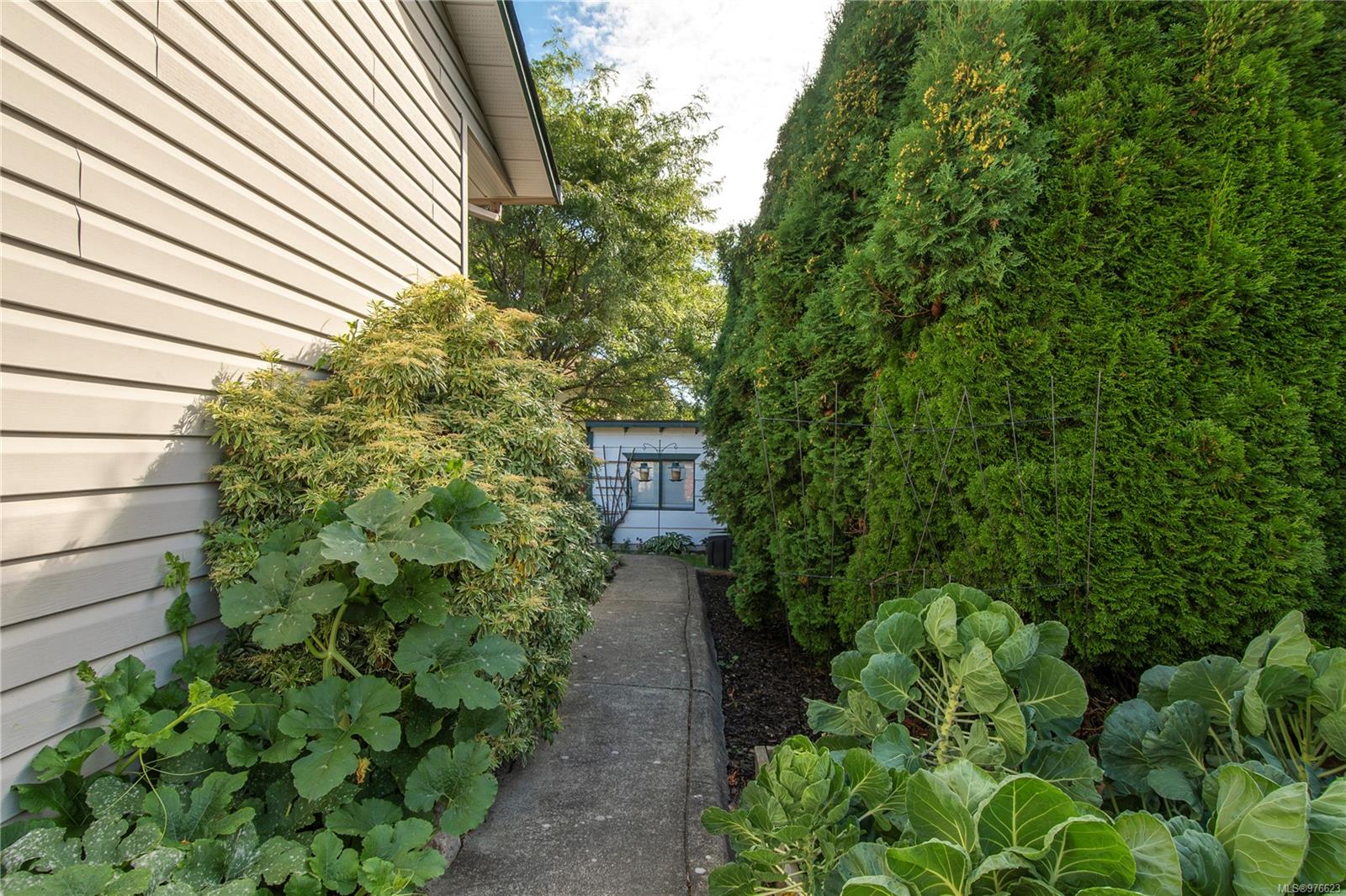 610 Cormorant St # A