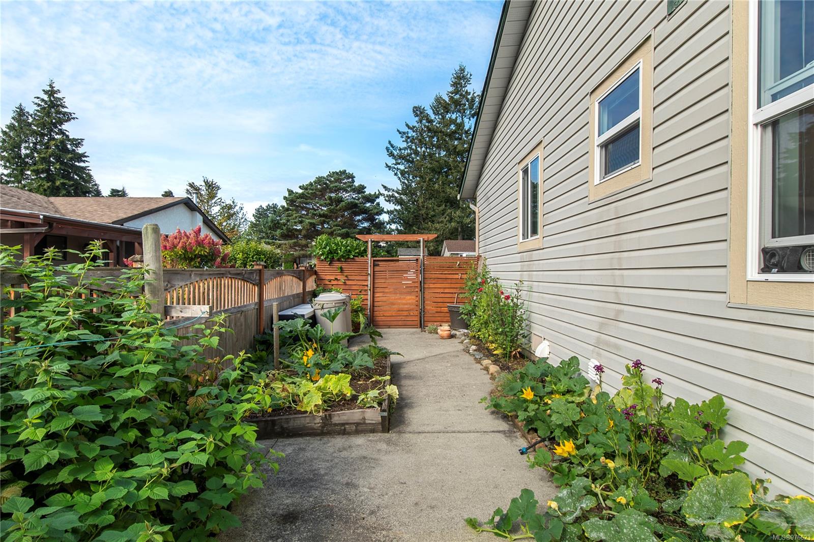 610 Cormorant St # A