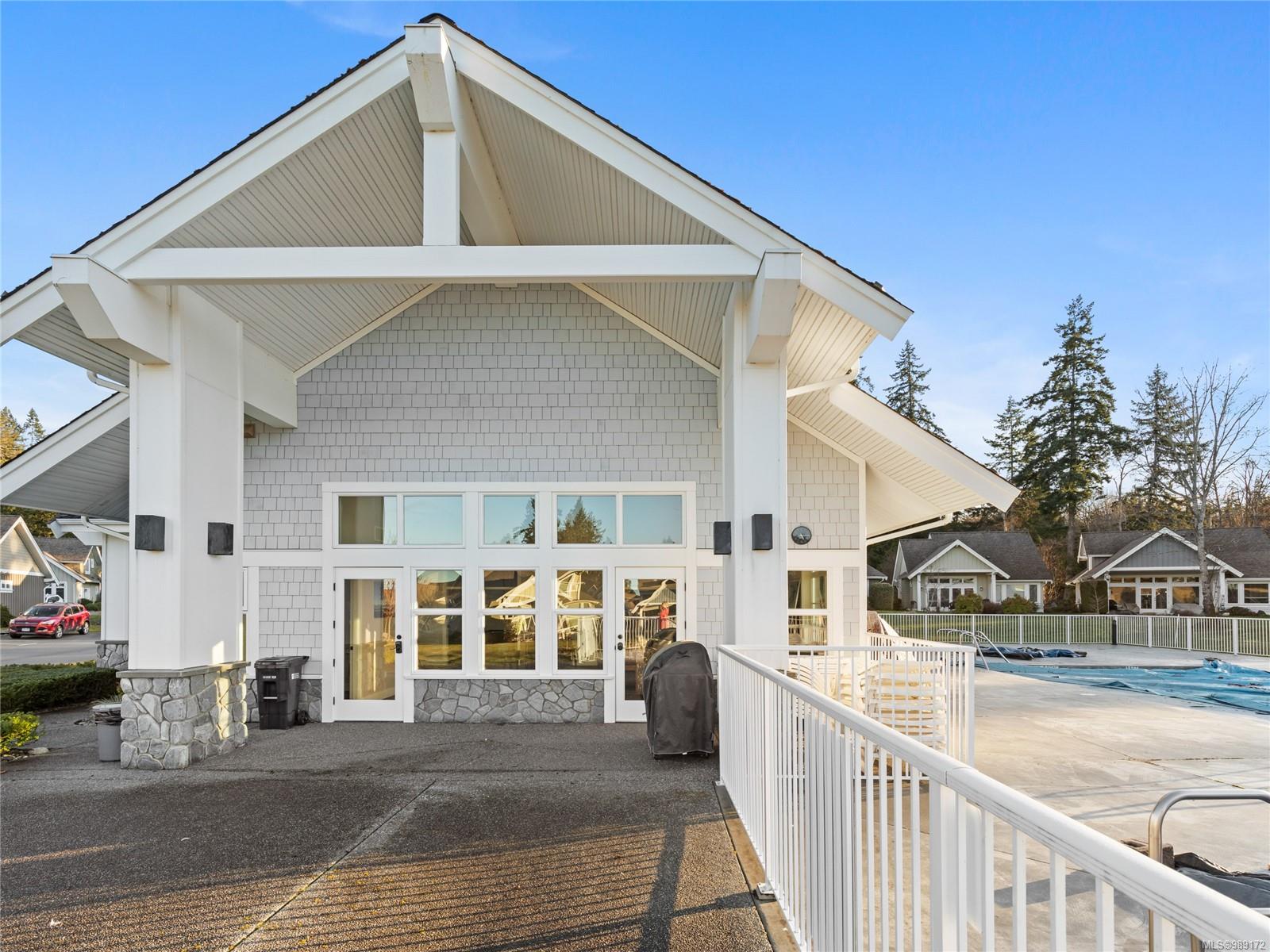5251 Island Hwy # 9